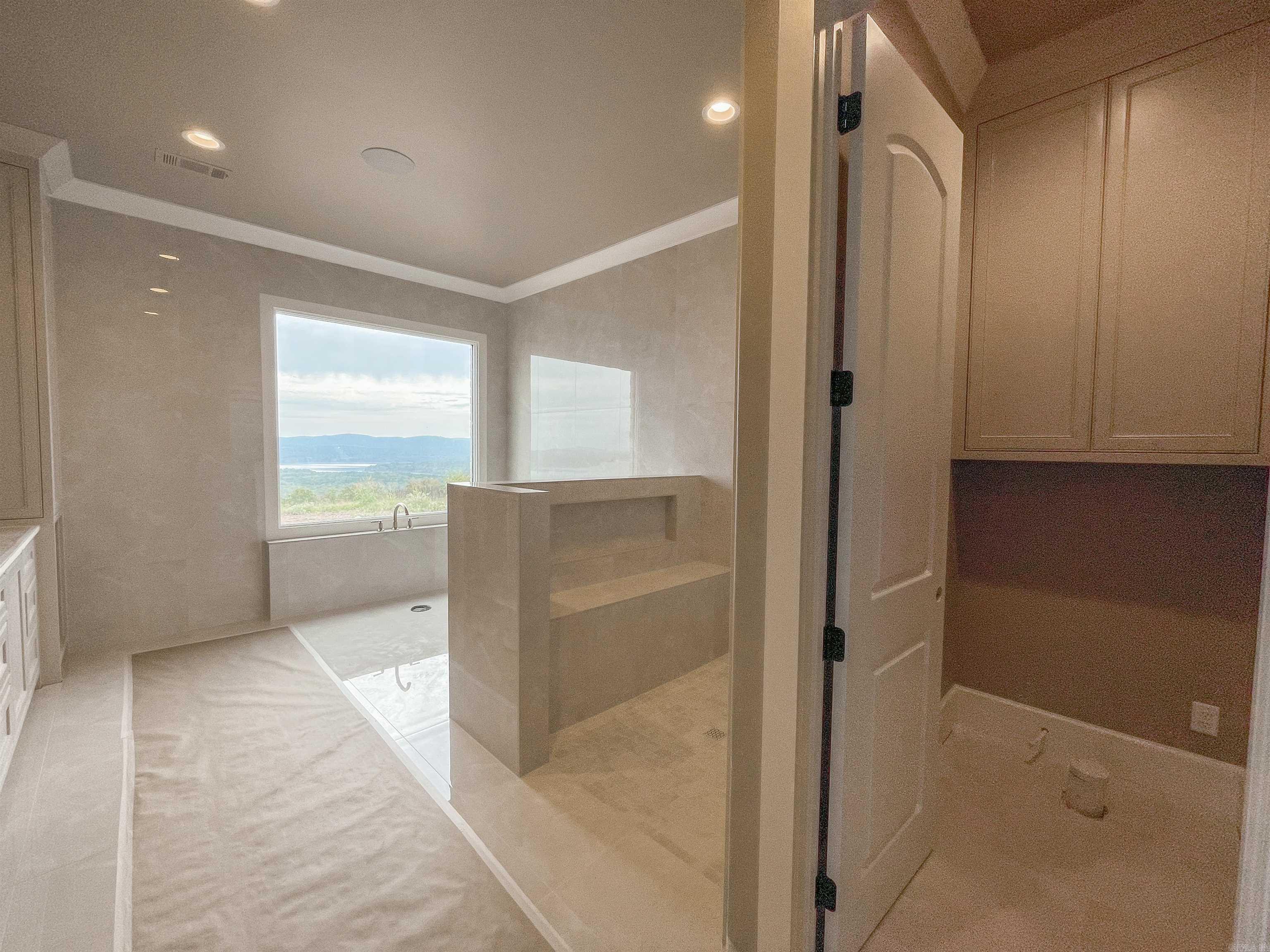 33613 Lakeview West Way Roland, AR 72135