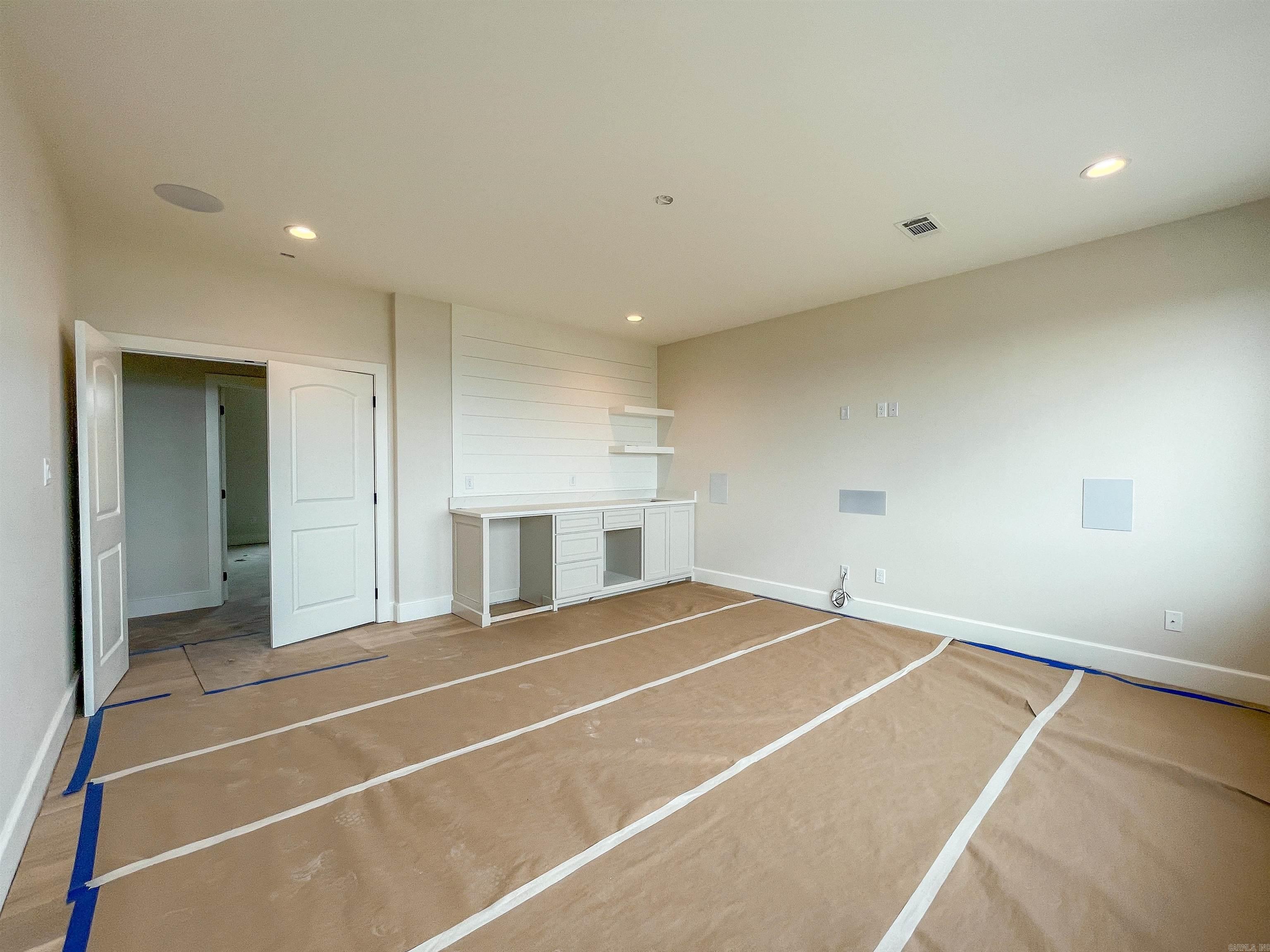 33613 Lakeview West Way Roland, AR 72135