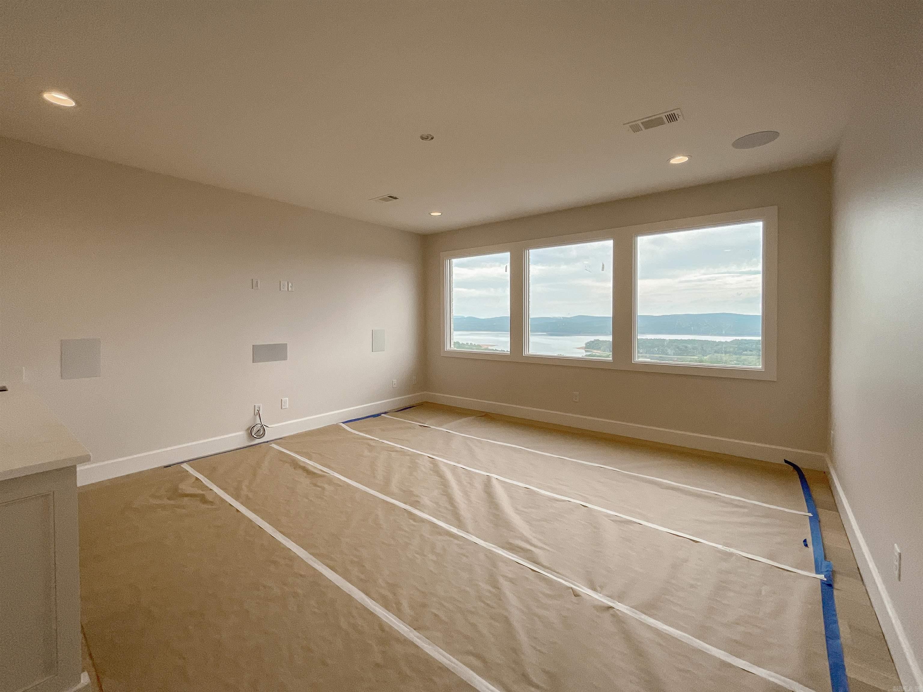 33613 Lakeview West Way Roland, AR 72135