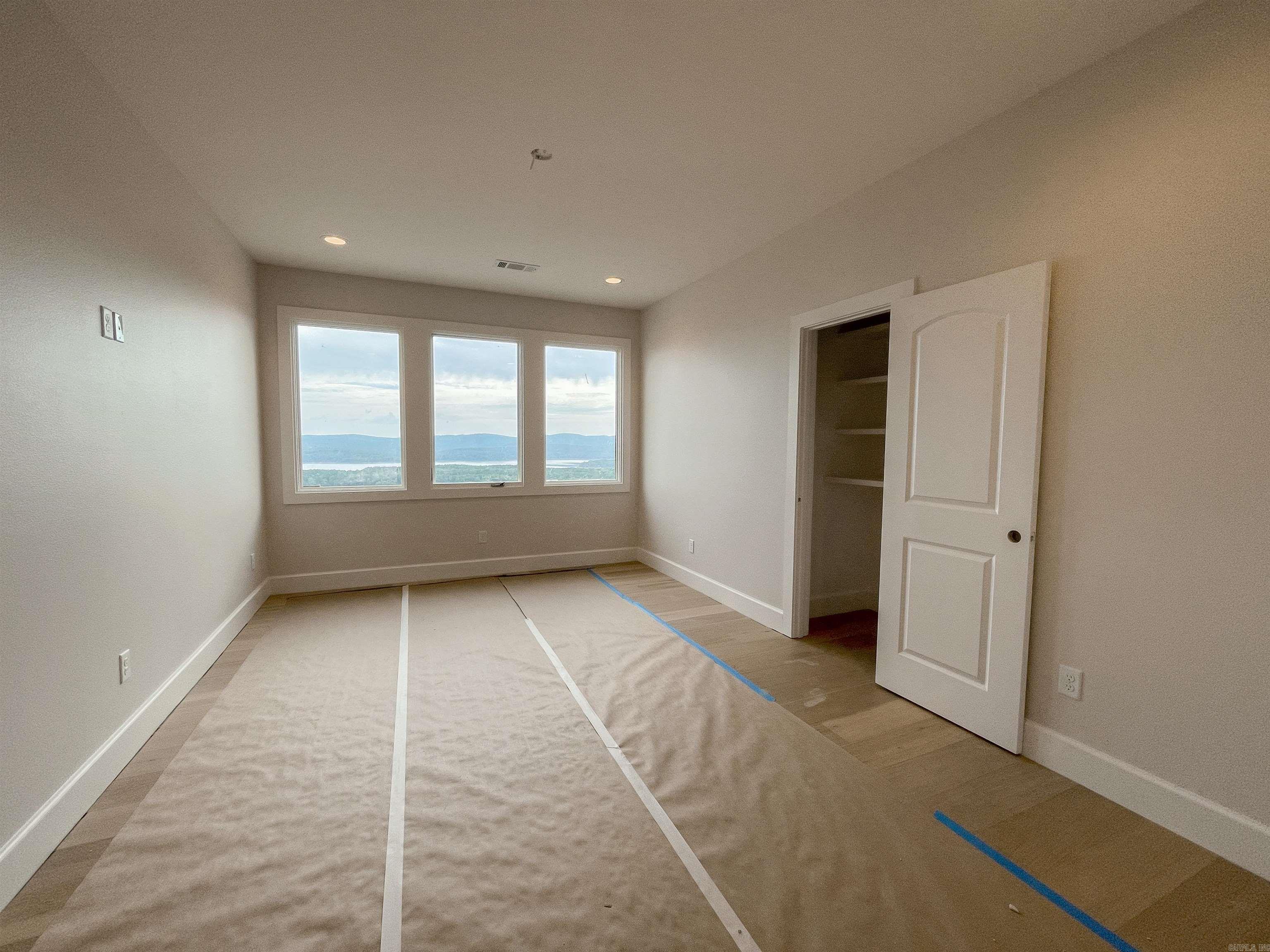 33613 Lakeview West Way Roland, AR 72135