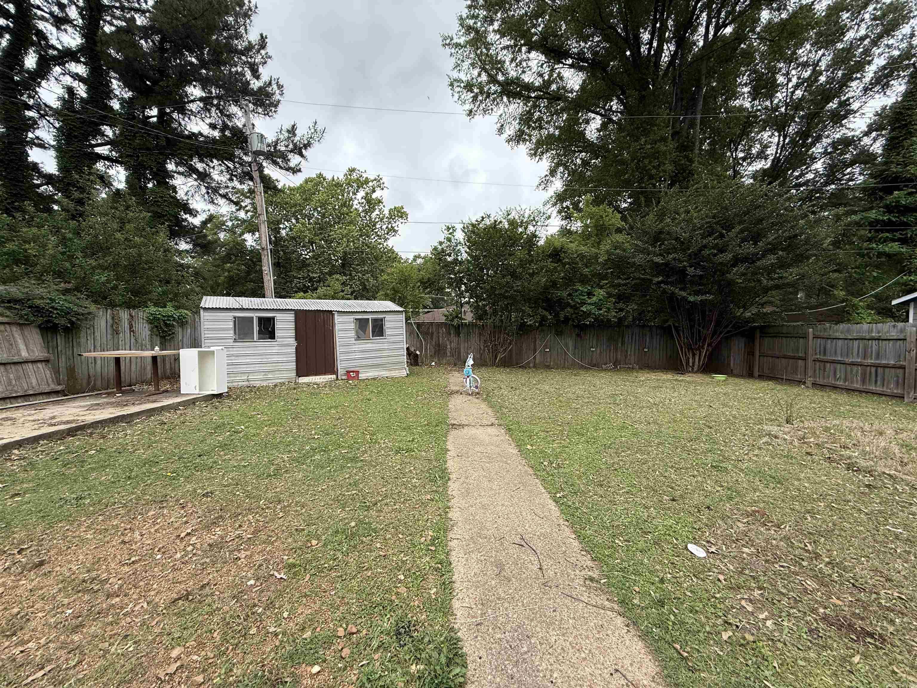 947 Cherry Street Forrest City, AR 72335