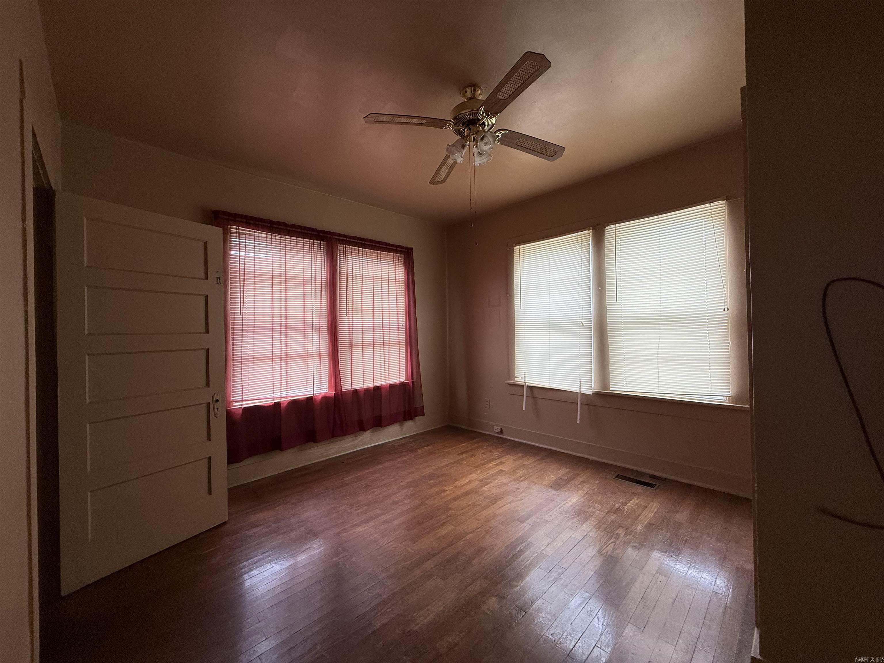 947 Cherry Street Forrest City, AR 72335