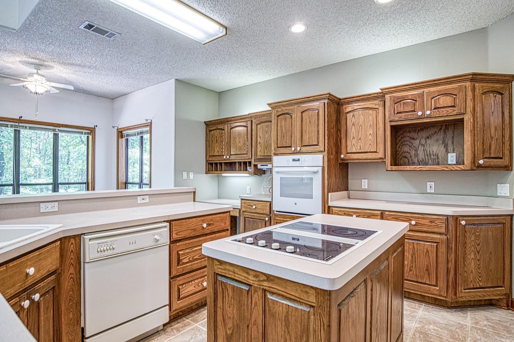 16 Zutano Lane  Hot Springs Village, AR