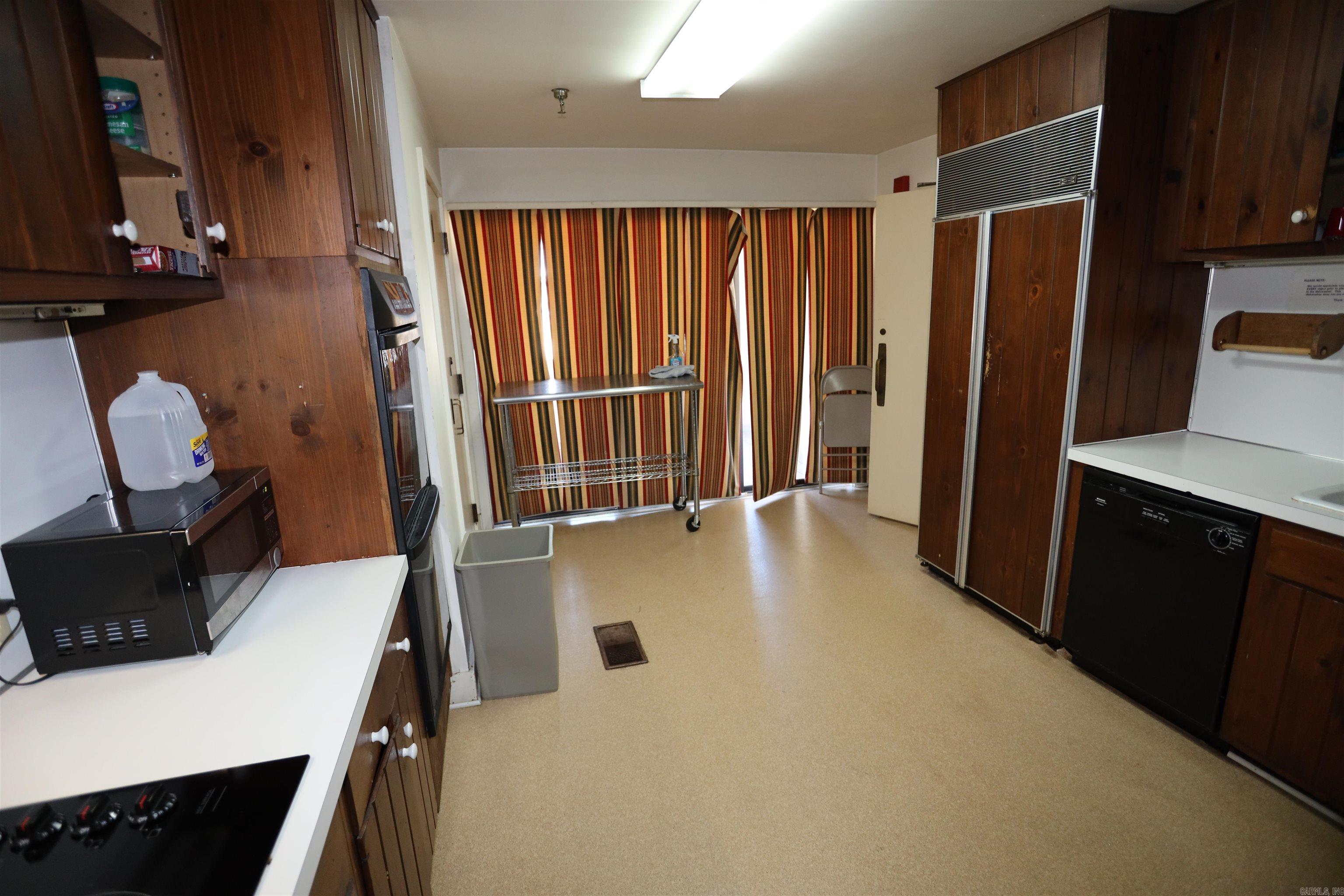 911 W Pine  Warren, AR