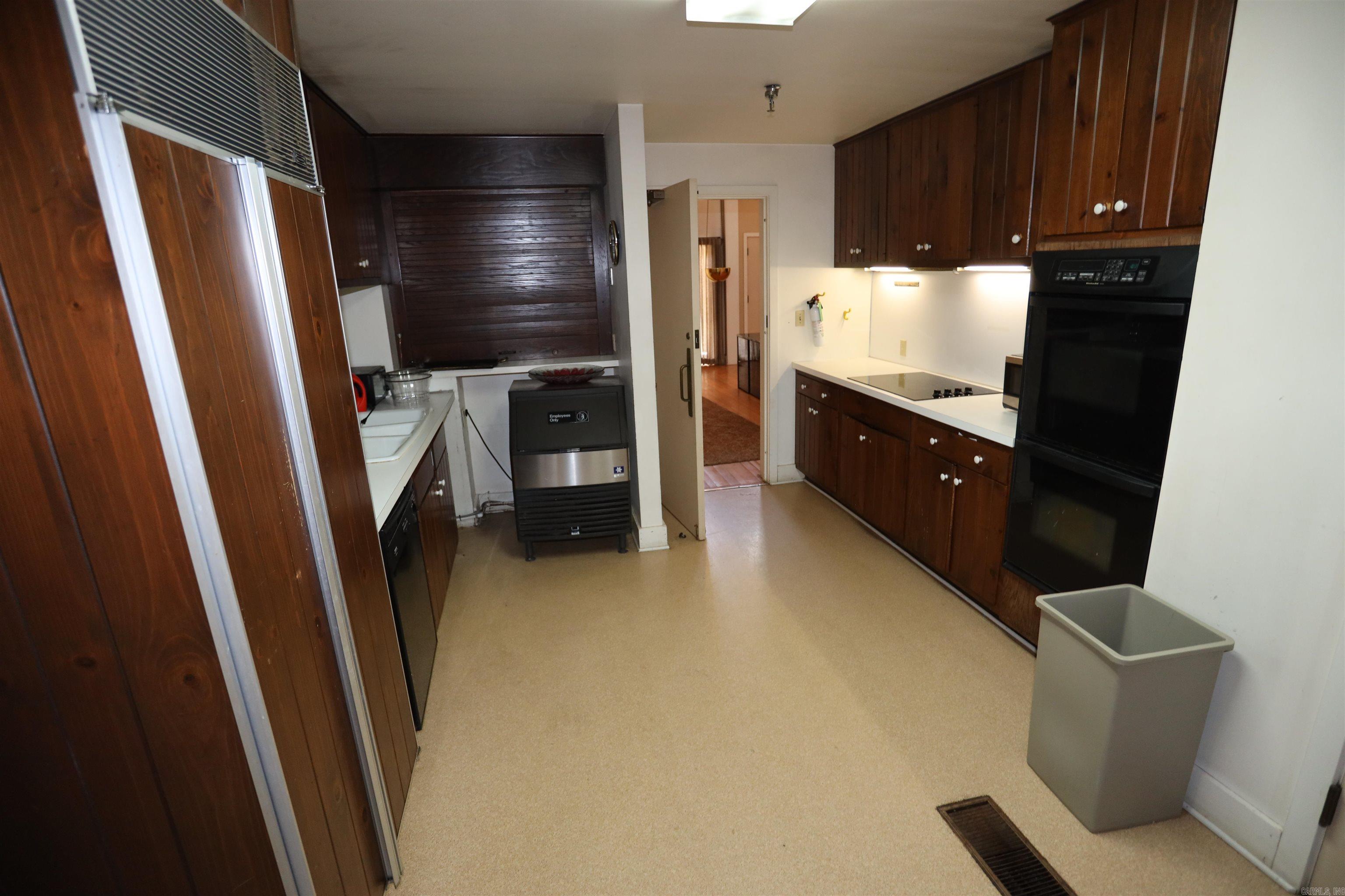 911 W Pine  Warren, AR