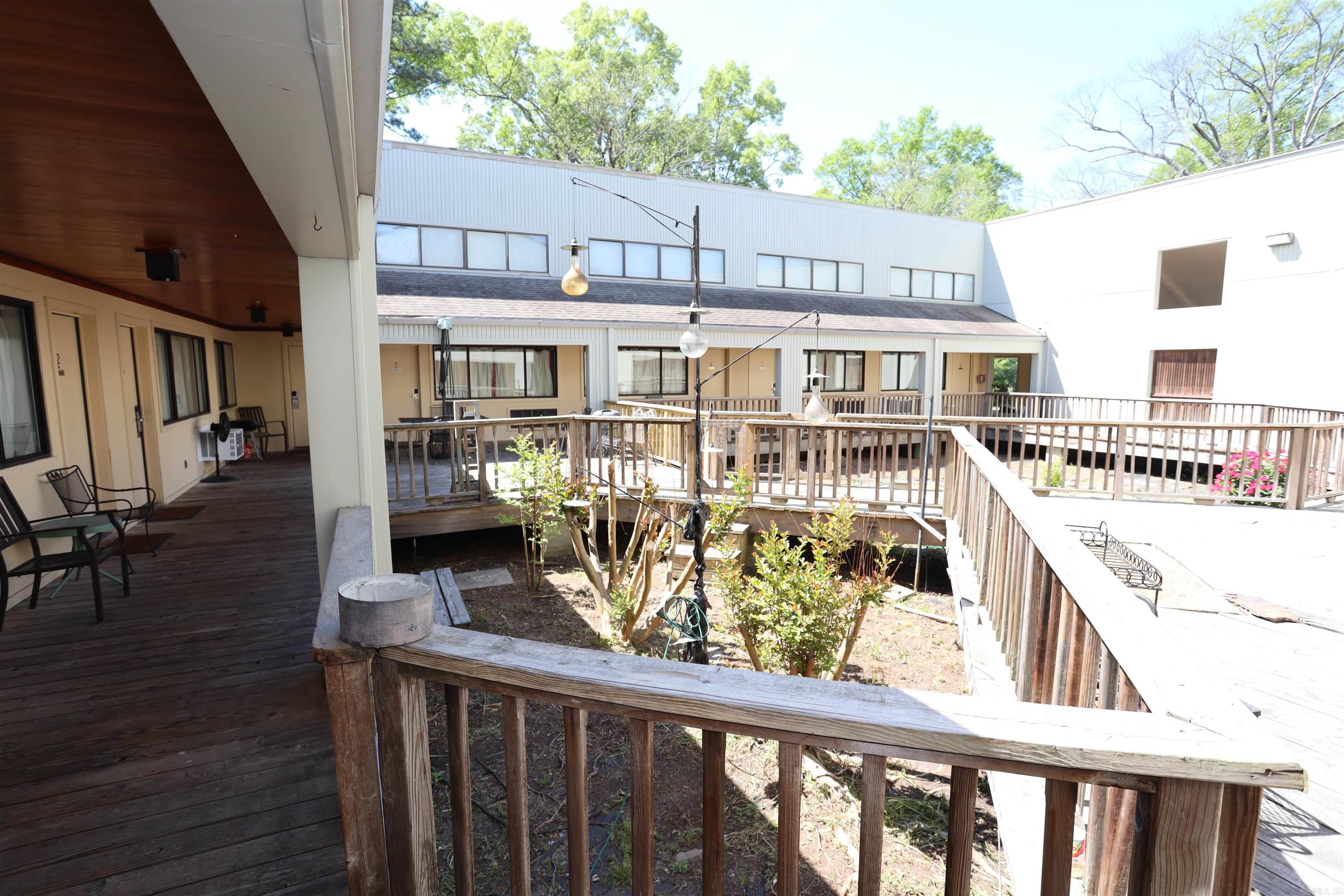 911 W Pine  Warren, AR