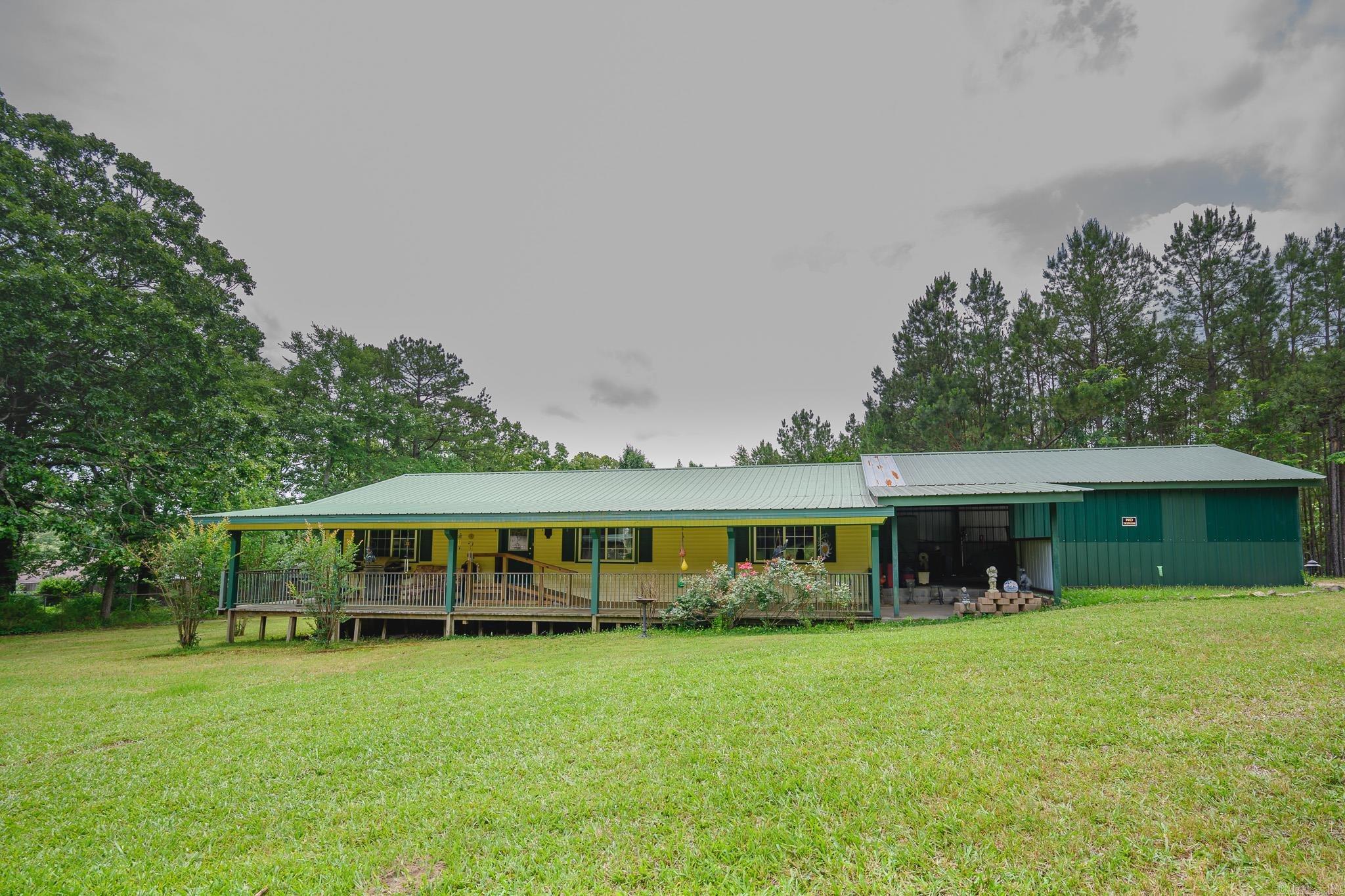 1702 Carolina Drive Mena, AR 71953