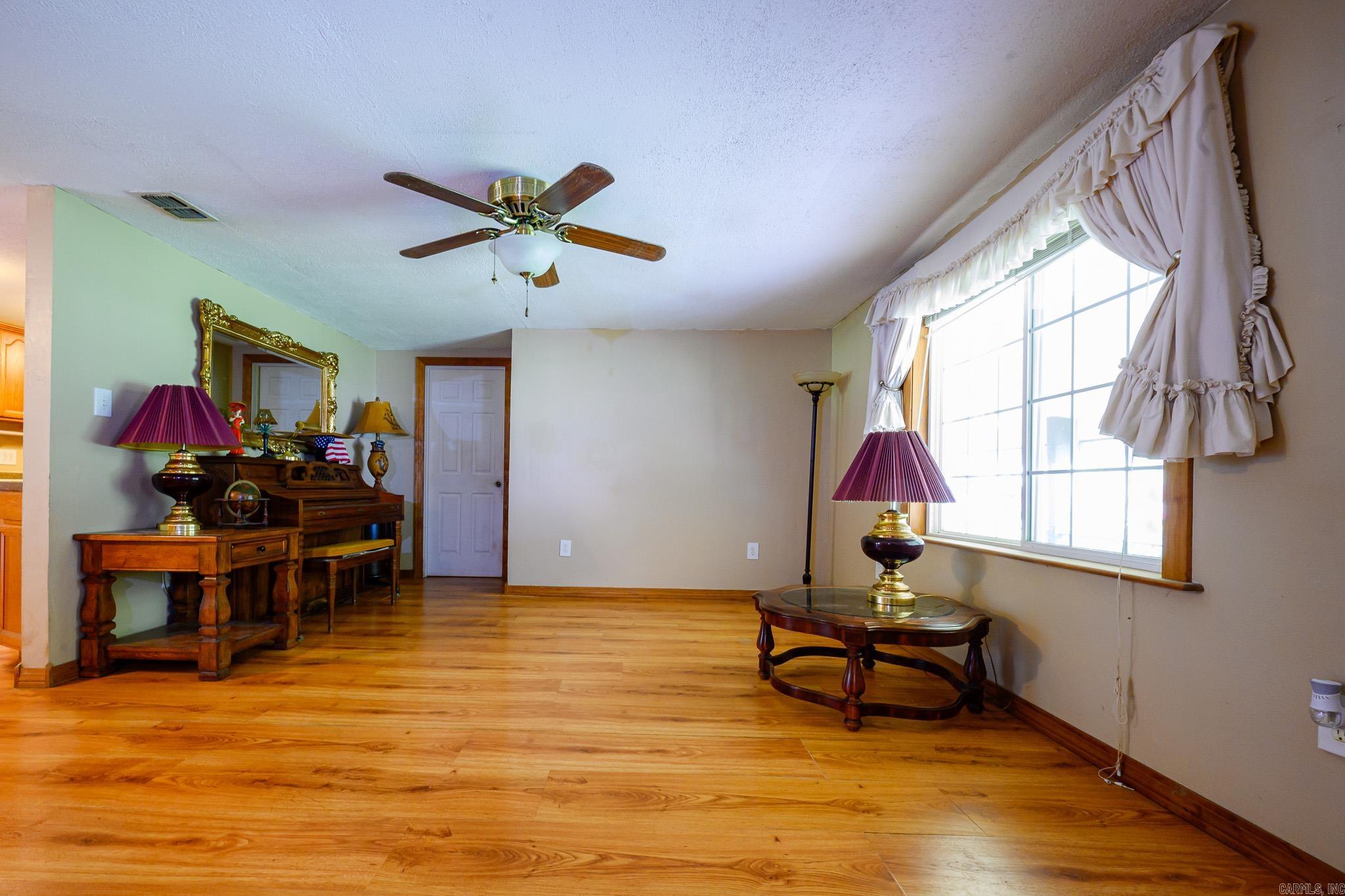 1702 Carolina Drive Mena, AR 71953