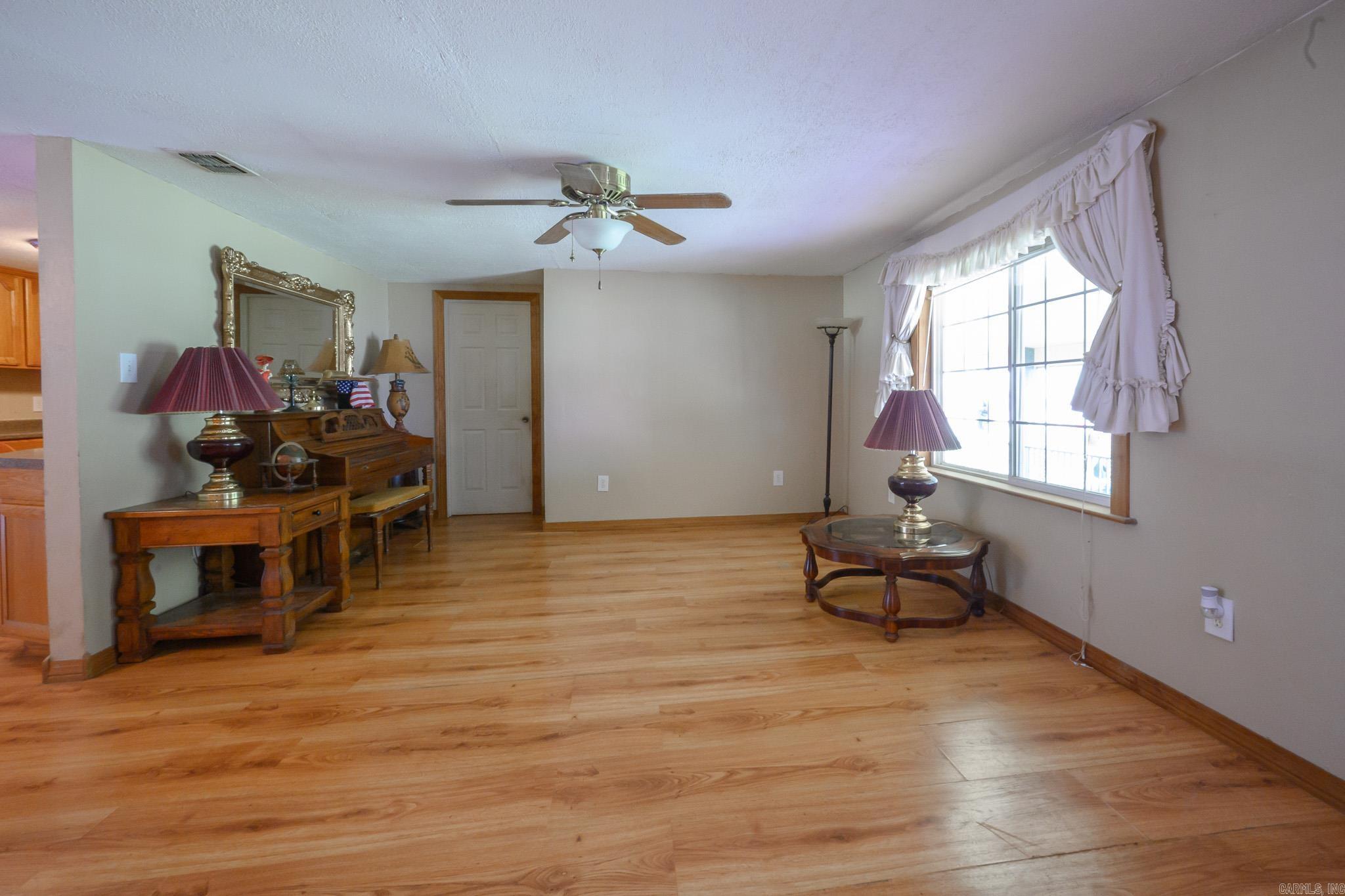 1702 Carolina Drive Mena, AR 71953