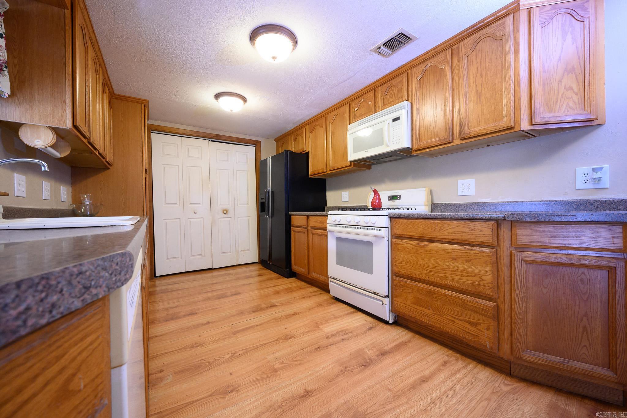 1702 Carolina Drive Mena, AR 71953