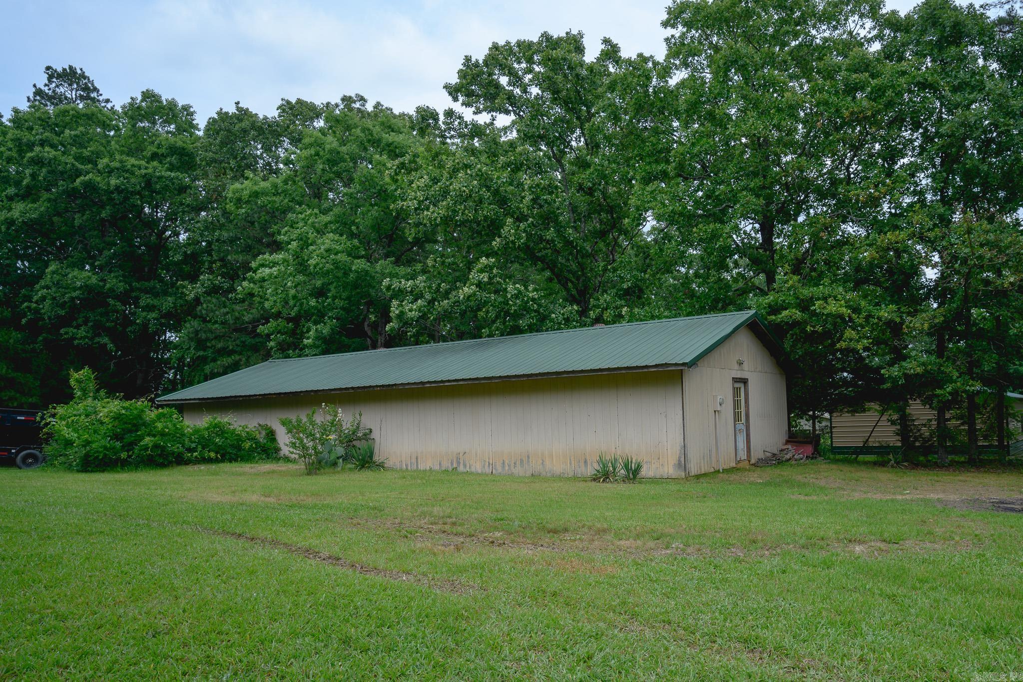 1702 Carolina Drive Mena, AR 71953