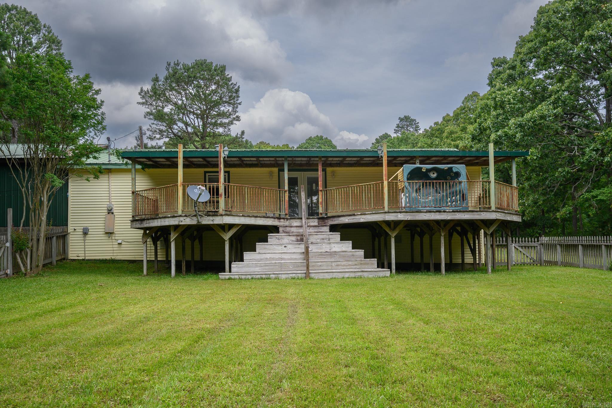 1702 Carolina Drive Mena, AR 71953