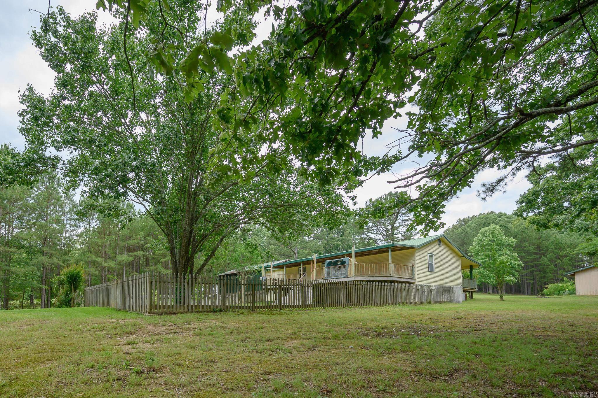 1702 Carolina Drive Mena, AR 71953