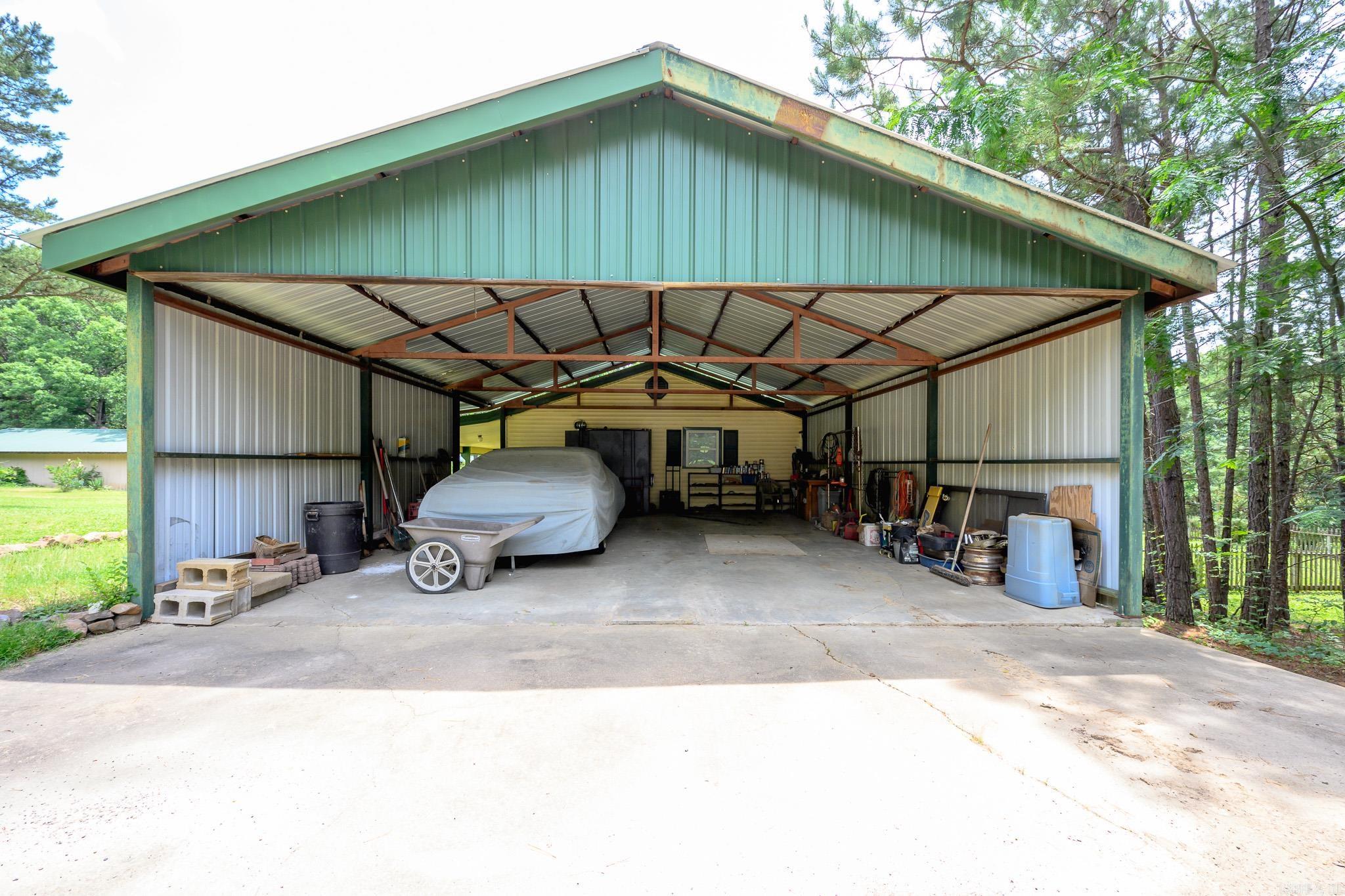 1702 Carolina Drive Mena, AR 71953