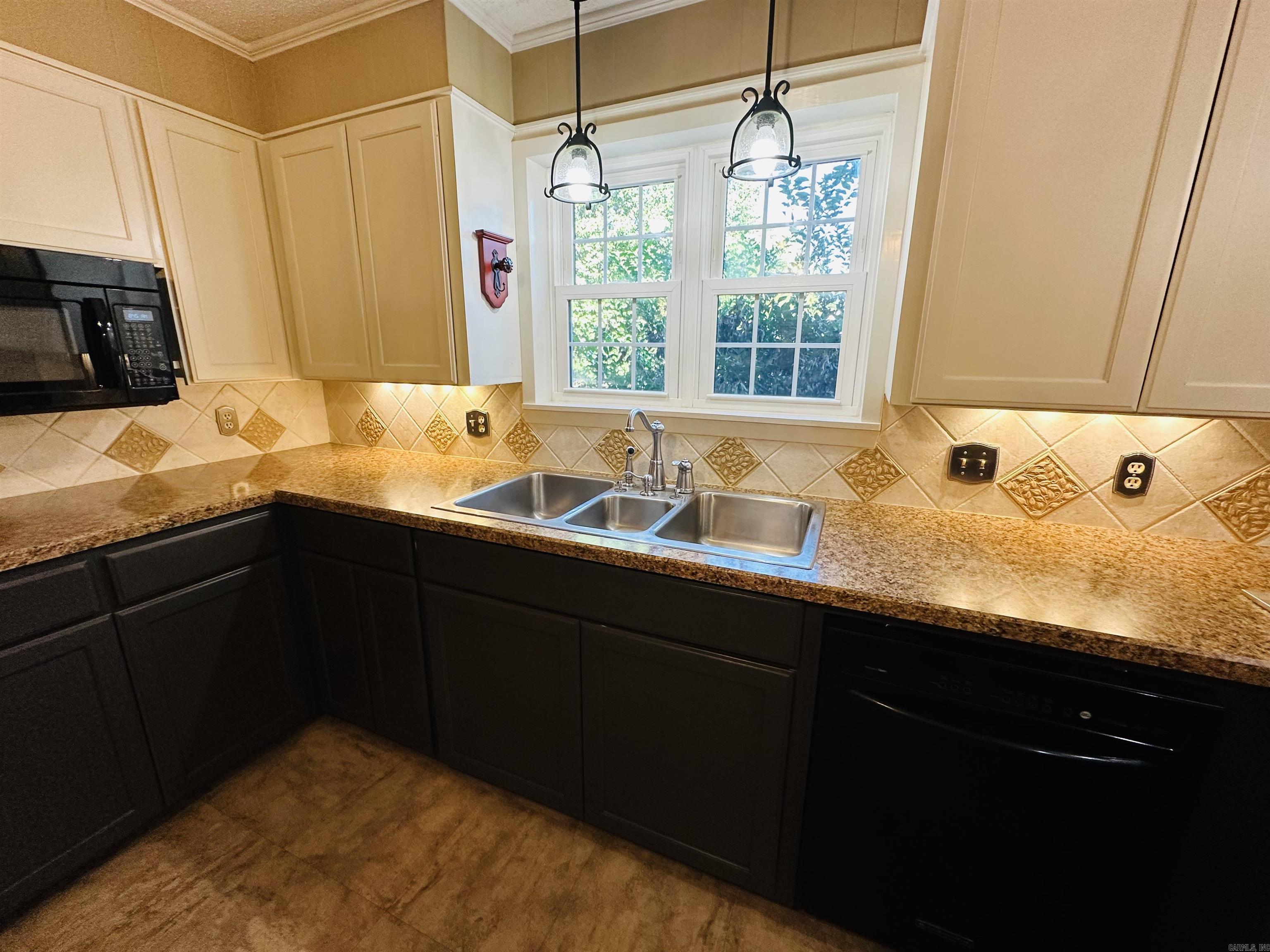 1608 N 3rd McGehee, AR 71654