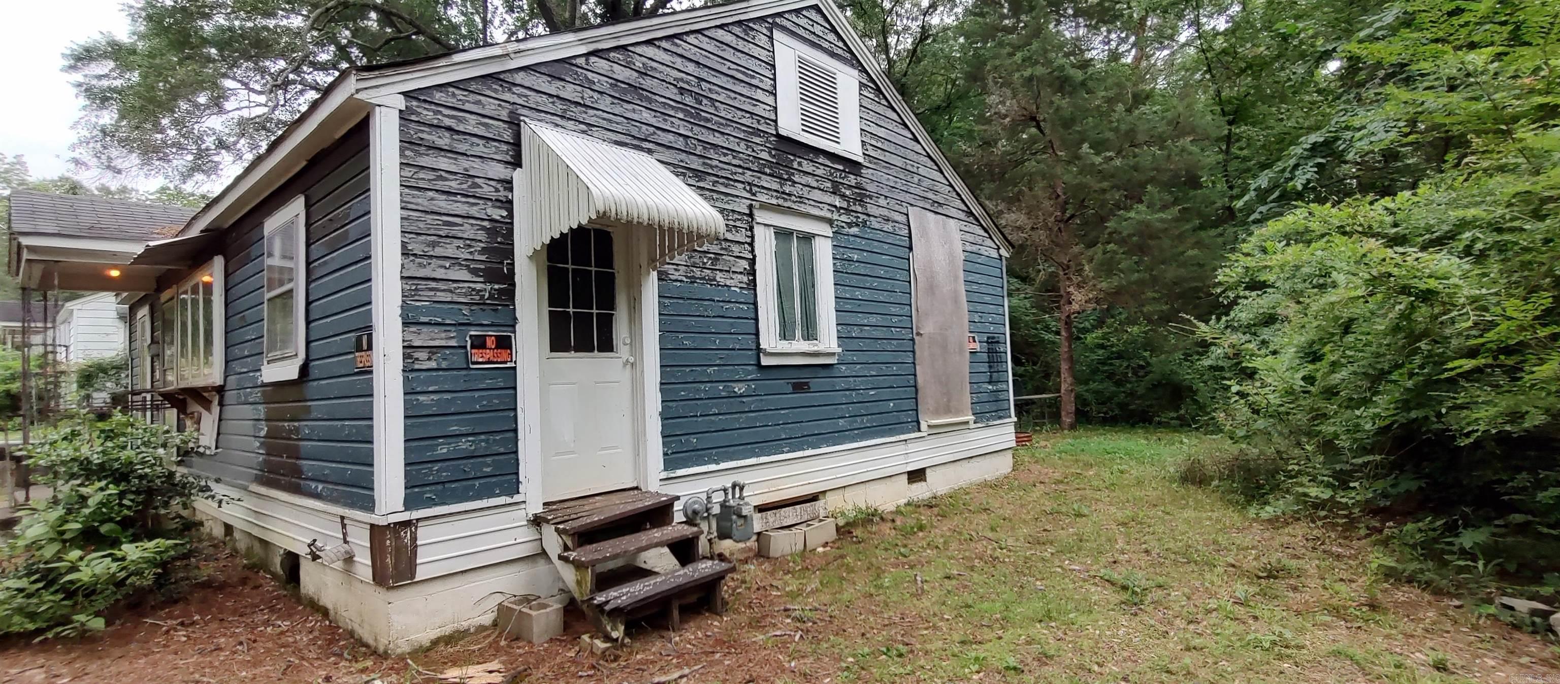 1069 Elm St.  Camden, AR