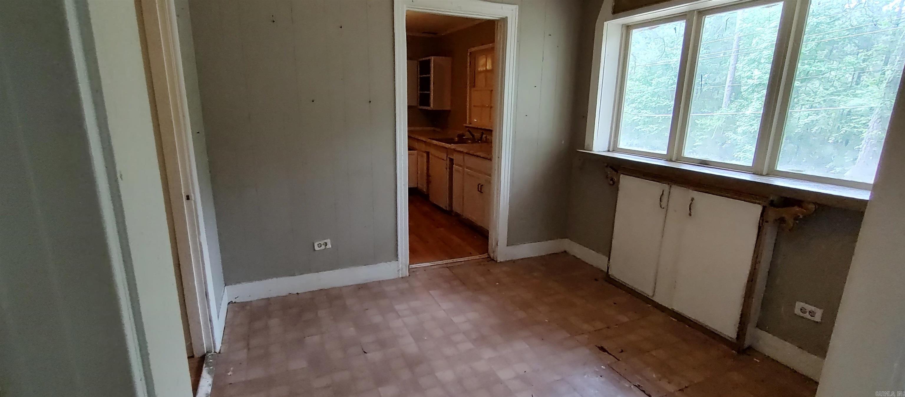 1069 Elm St.  Camden, AR