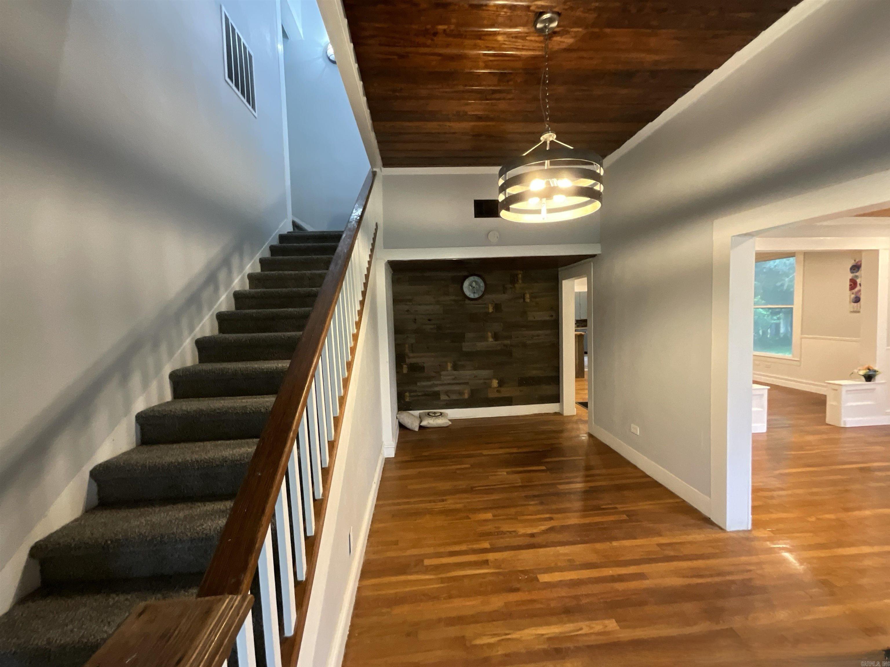 301 W Frazior  Linden, TX