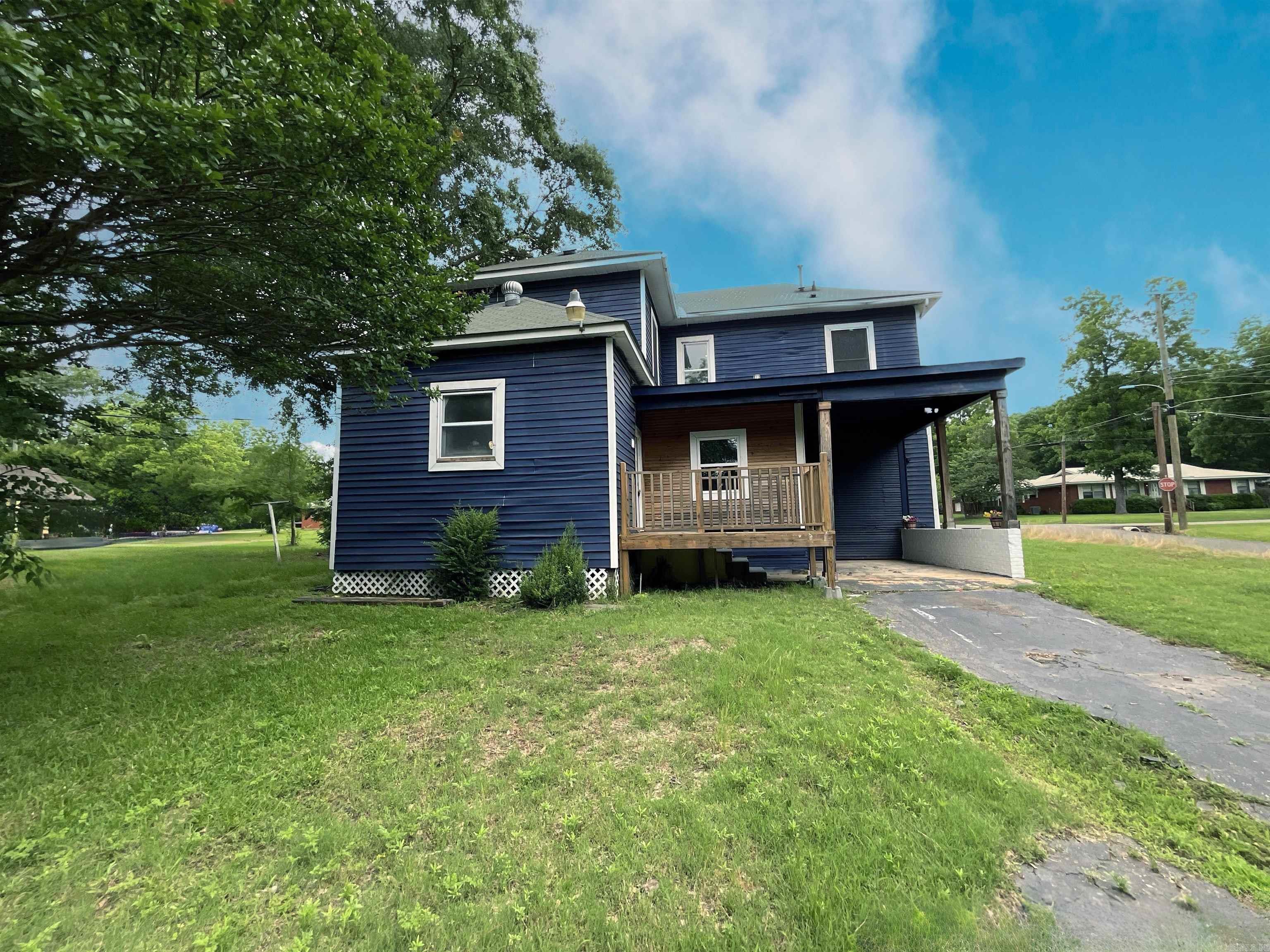 301 W Frazior  Linden, TX