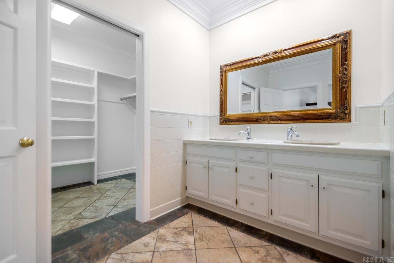 1097 Winrock Morrilton, AR 72110