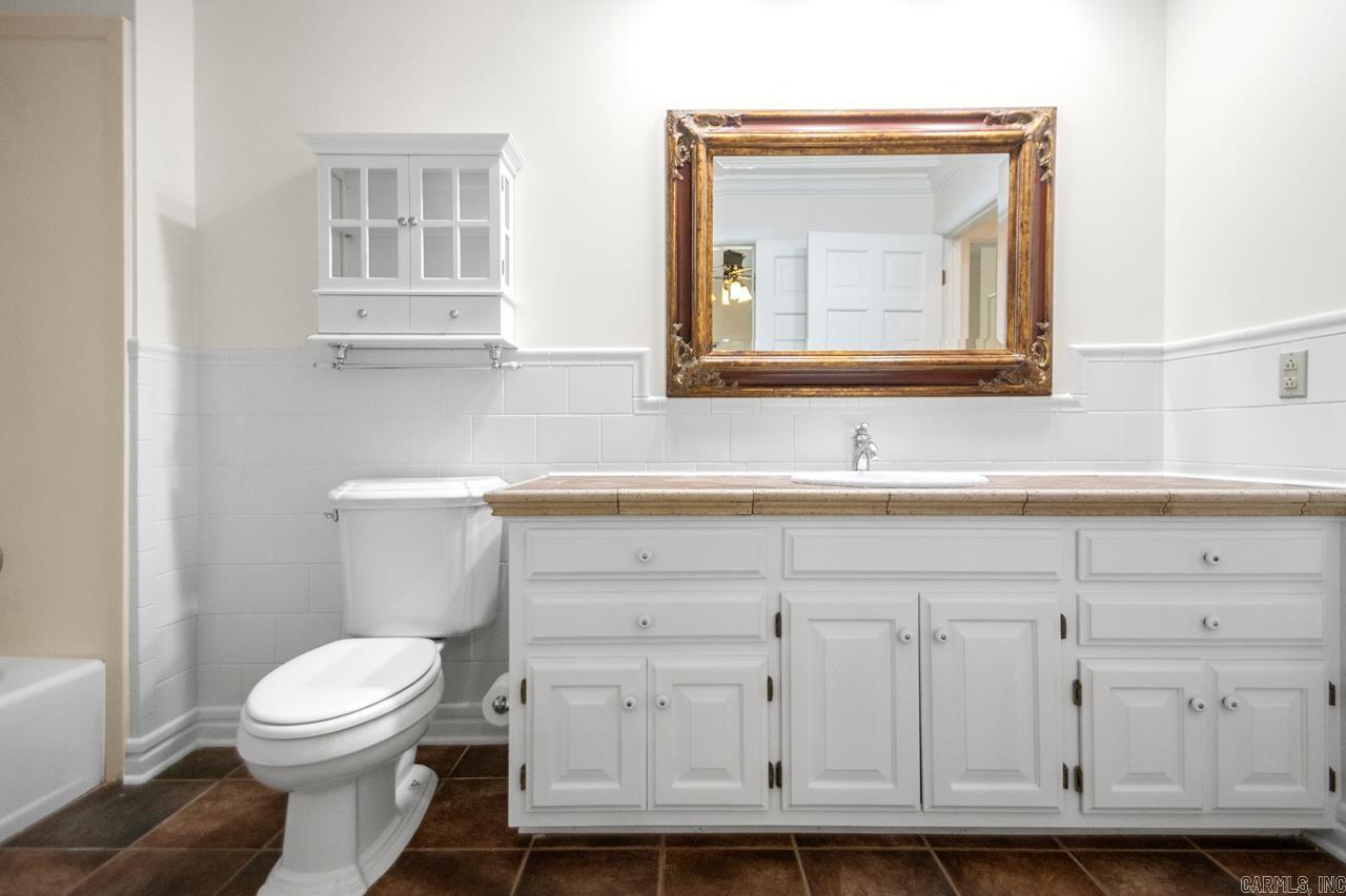 1097 Winrock Morrilton, AR 72110