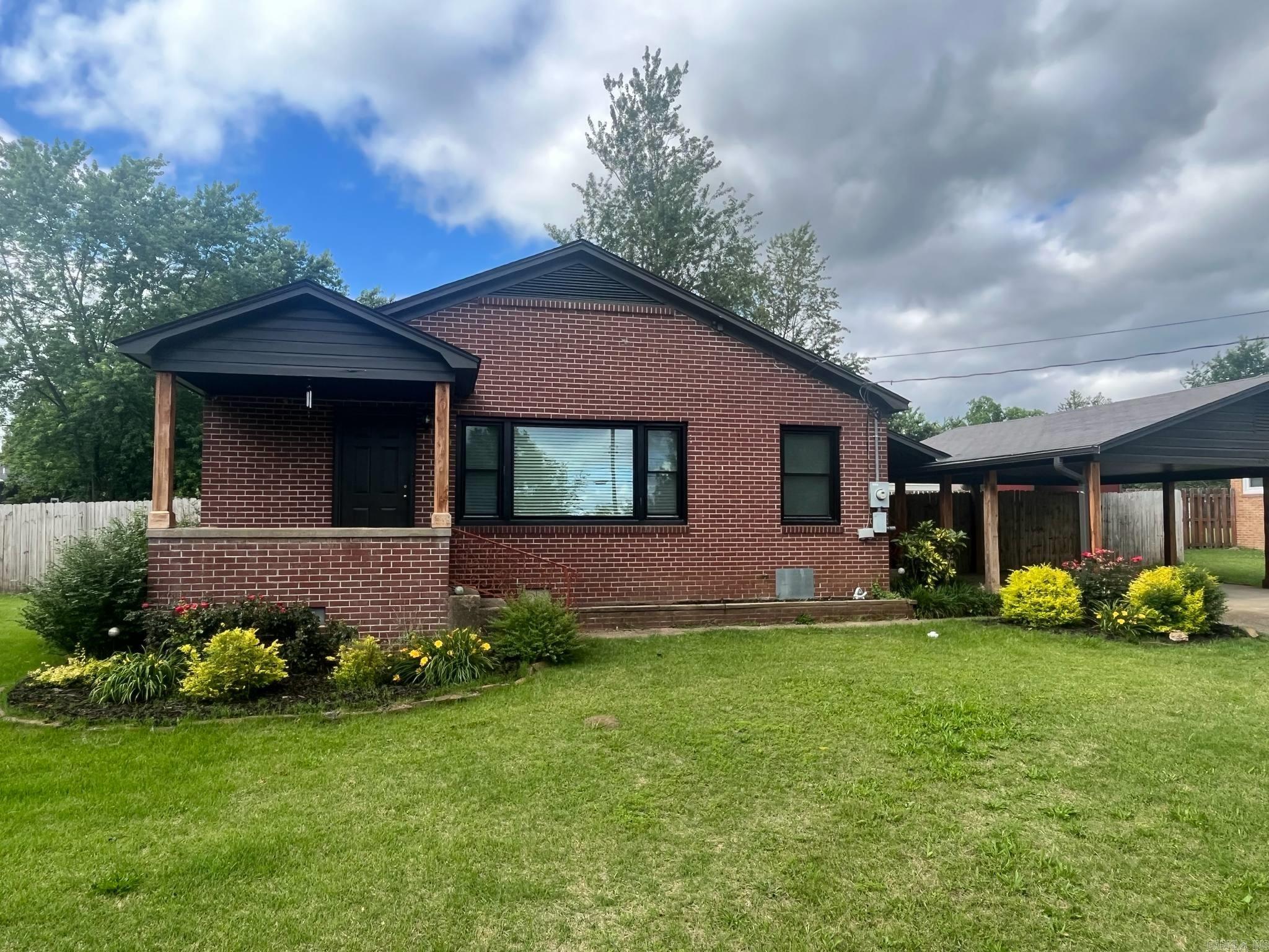 1809 Church Ave Mena, AR 71953