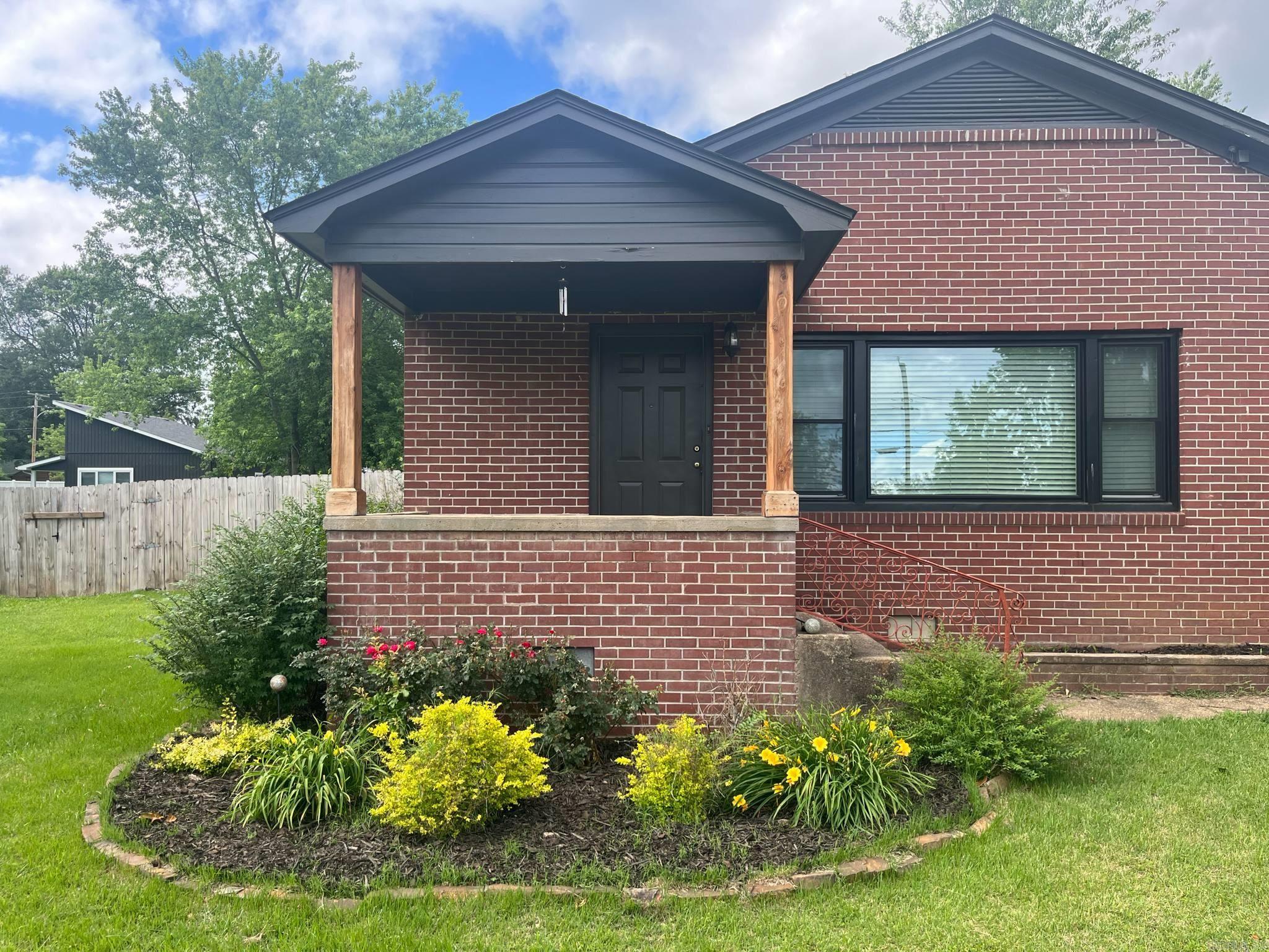 1809 Church Ave Mena, AR 71953