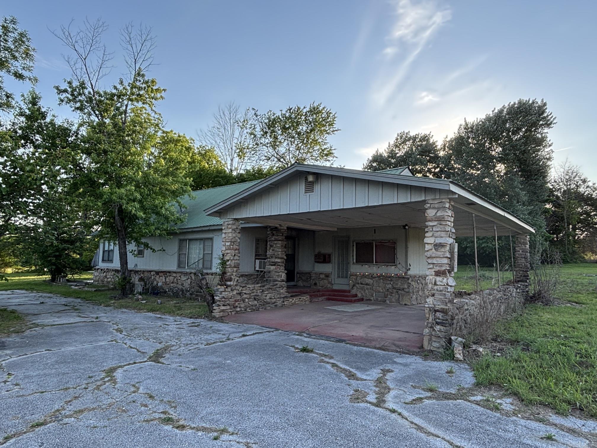 325 N HWY 65  Saint Joe, AR