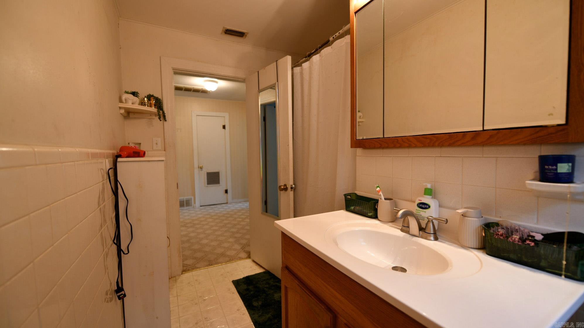 1107 Janssen Avenue Mena, AR 71953