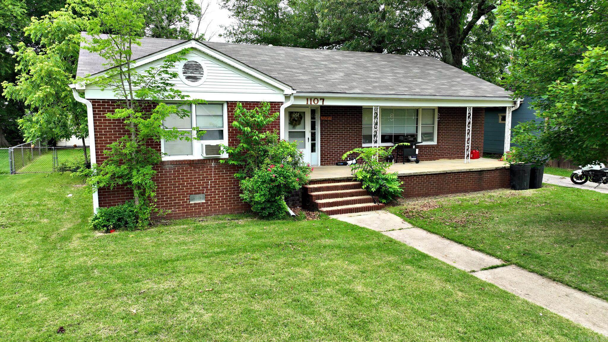 1107 Janssen Avenue Mena, AR 71953