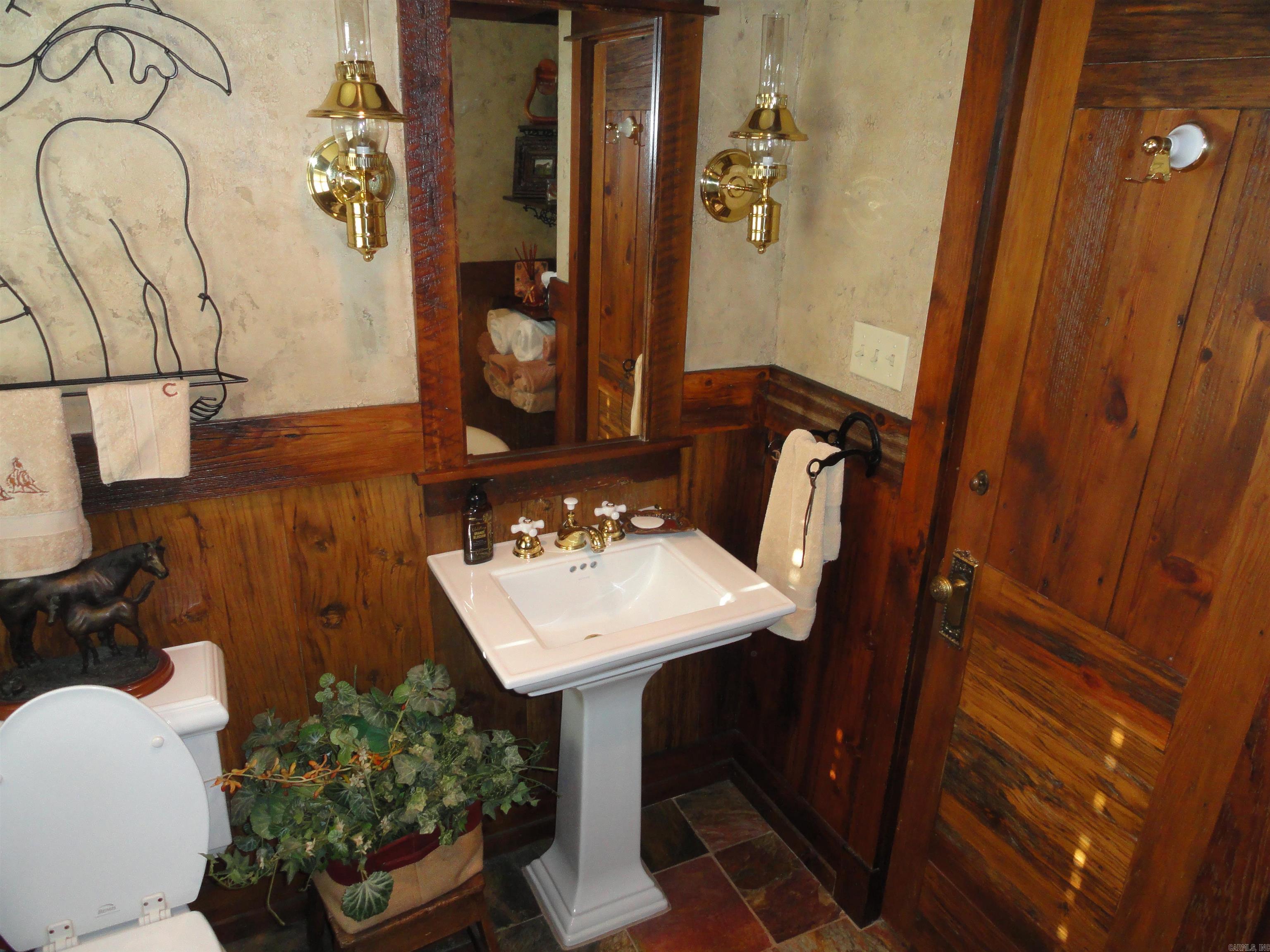 18 Hwy 124 Damascus, AR 72039