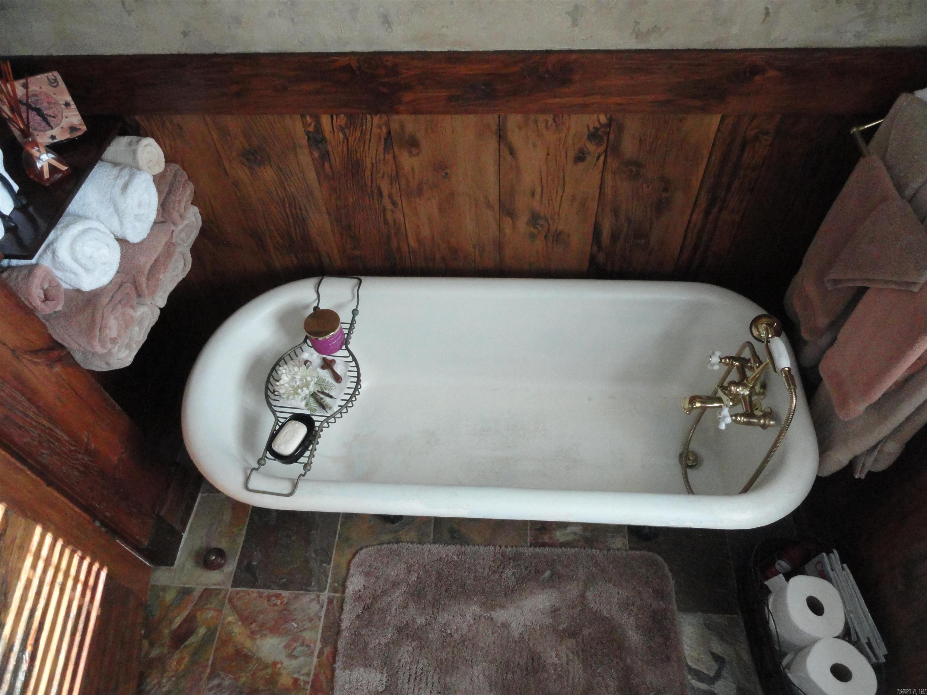 18 Hwy 124 Damascus, AR 72039