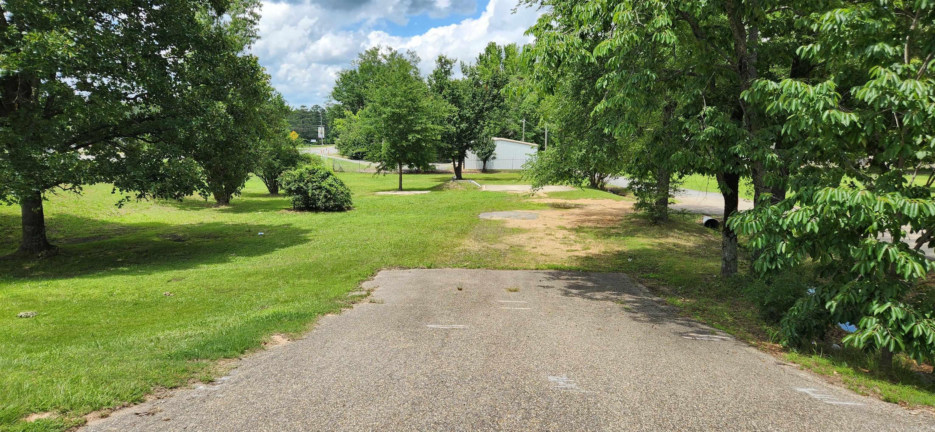 109 Neal St  Star City, AR