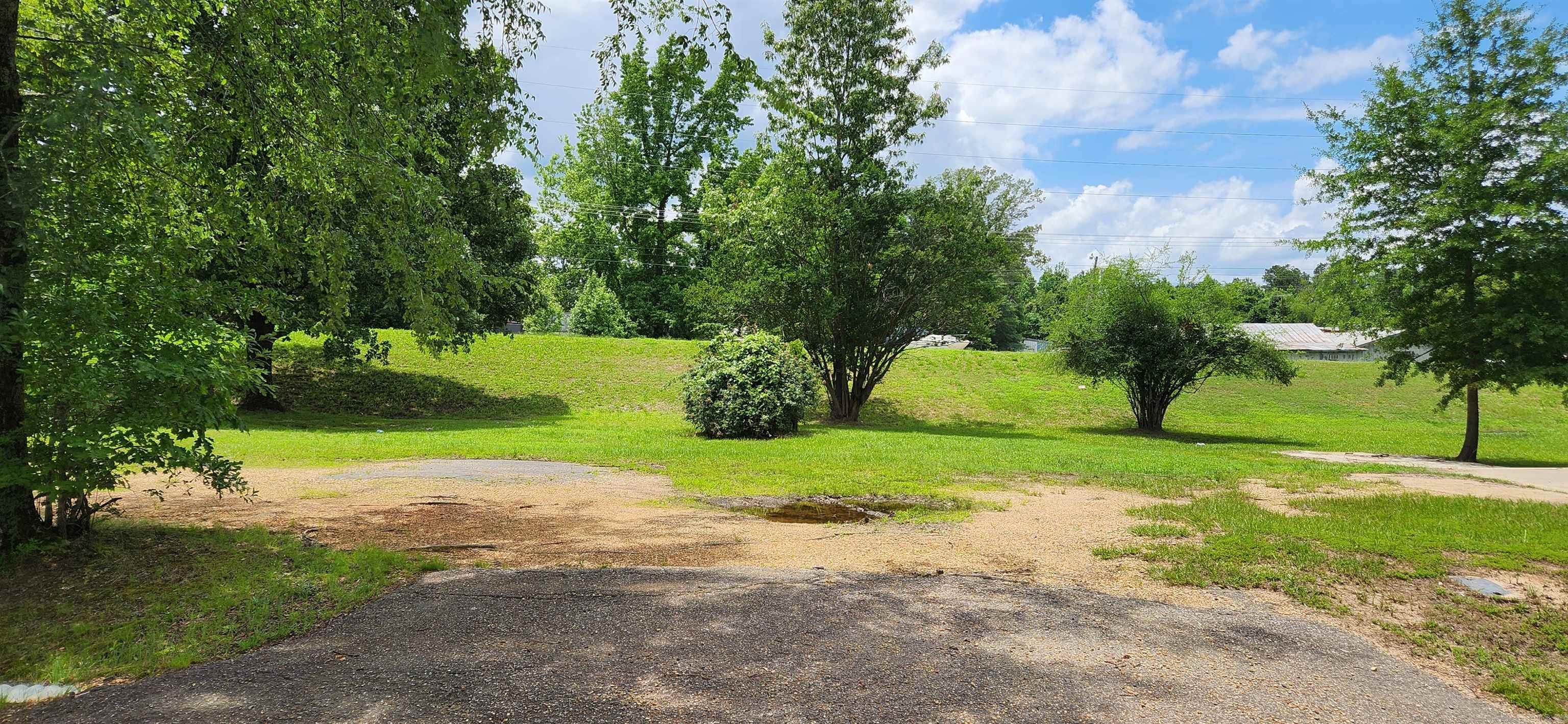 109 Neal St  Star City, AR