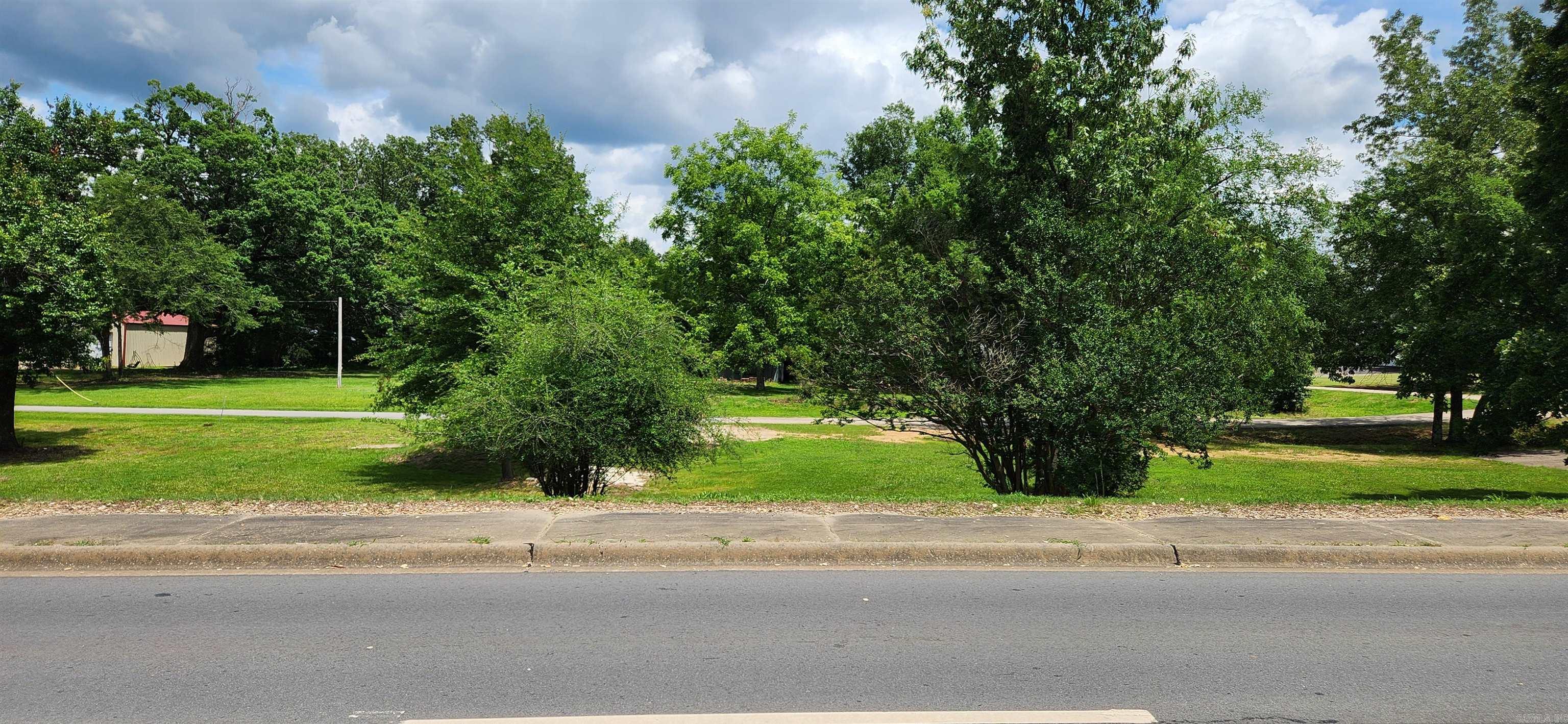 109 Neal St  Star City, AR