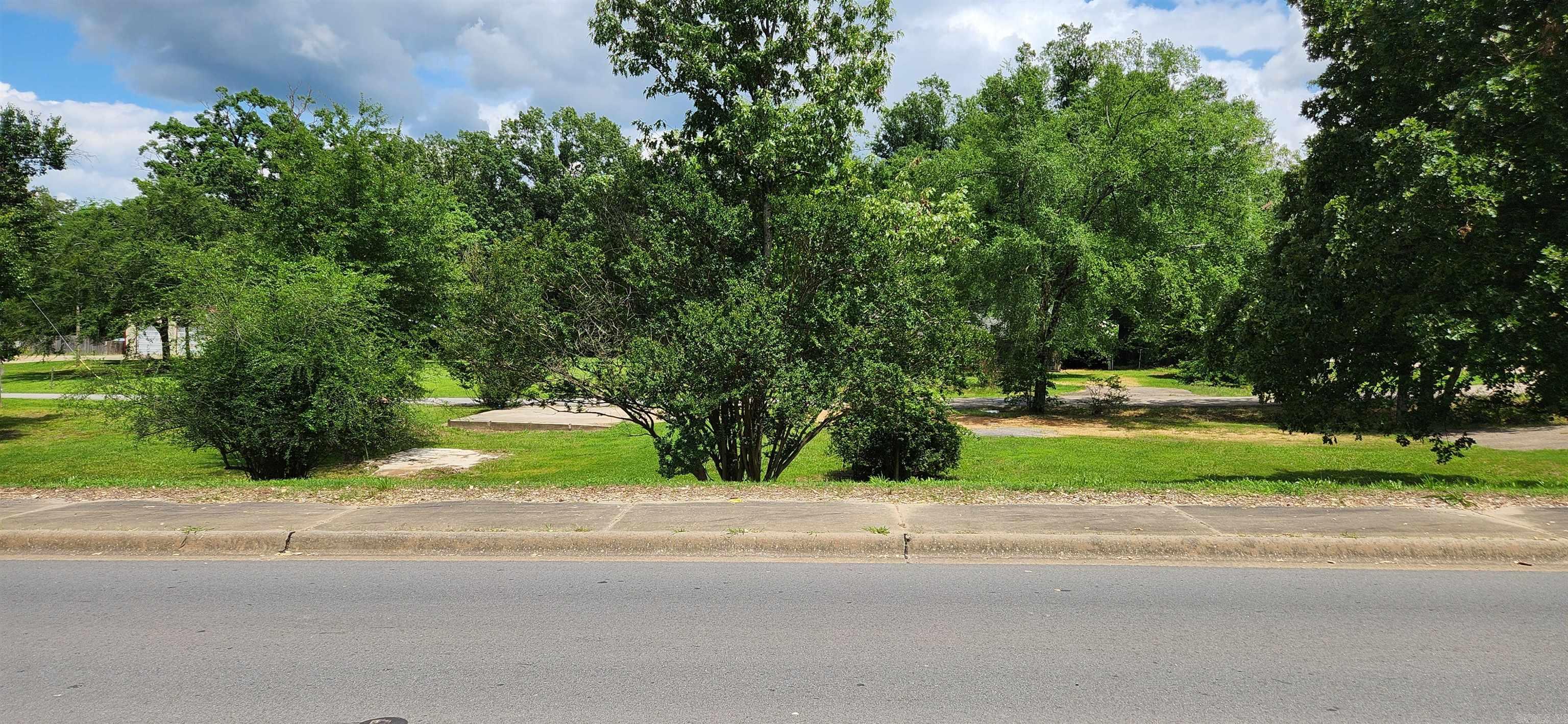 109 Neal St  Star City, AR