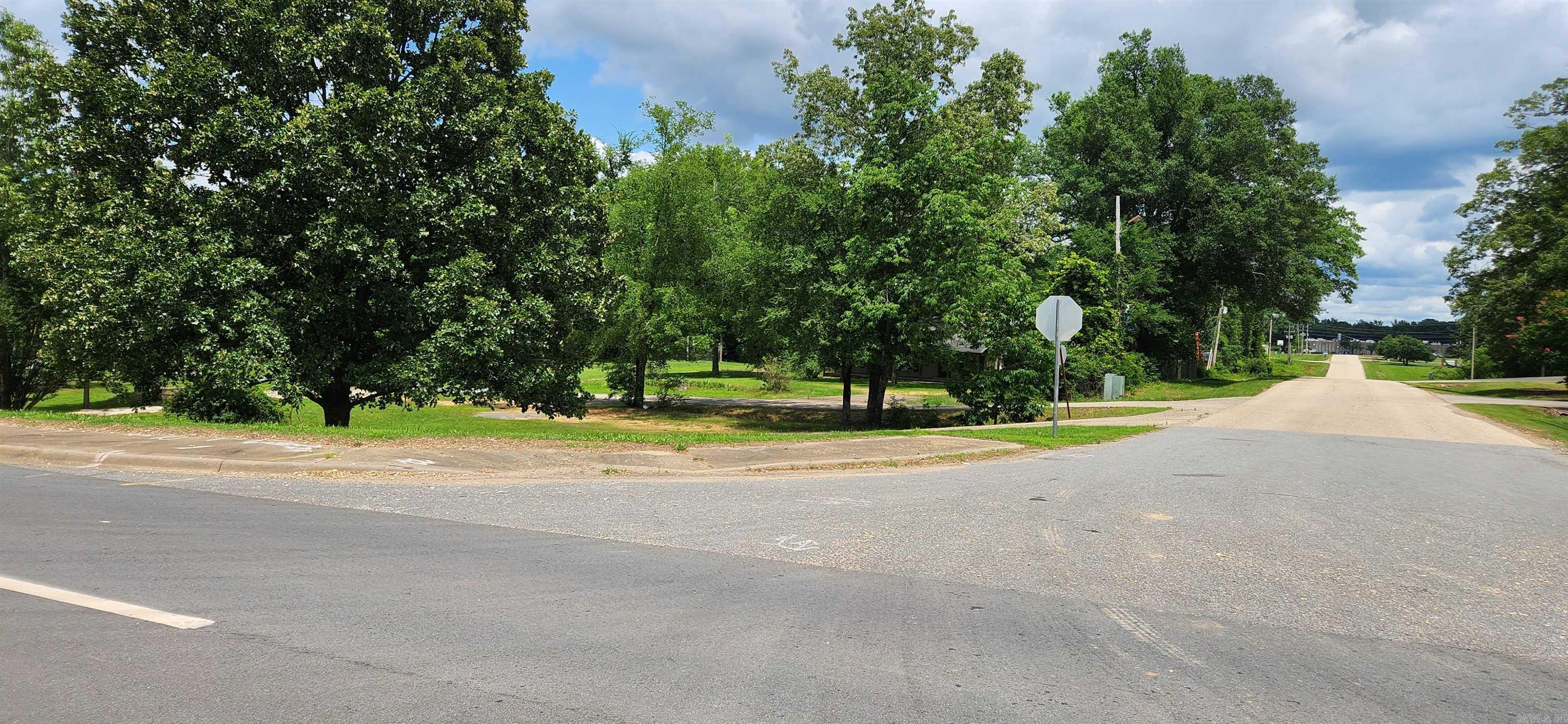 109 Neal St  Star City, AR