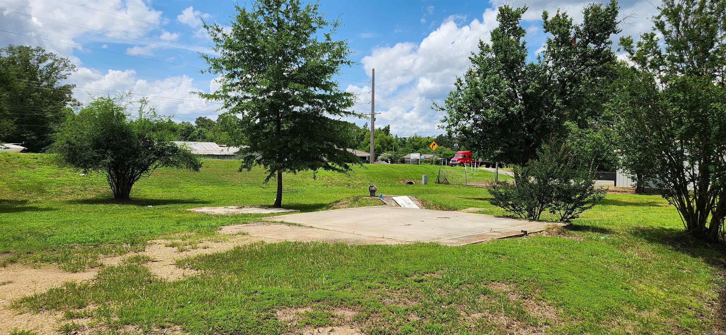 109 Neal St  Star City, AR