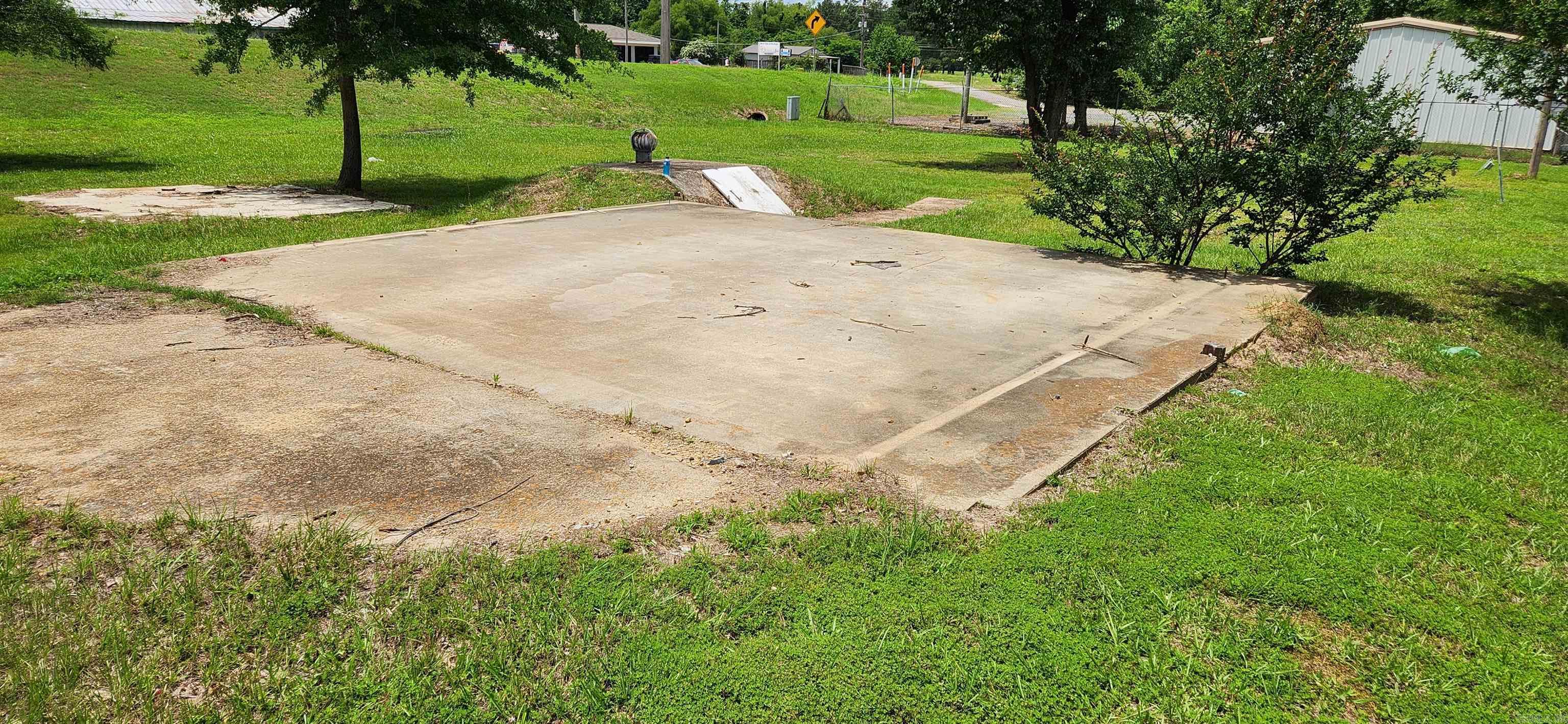 109 Neal St  Star City, AR