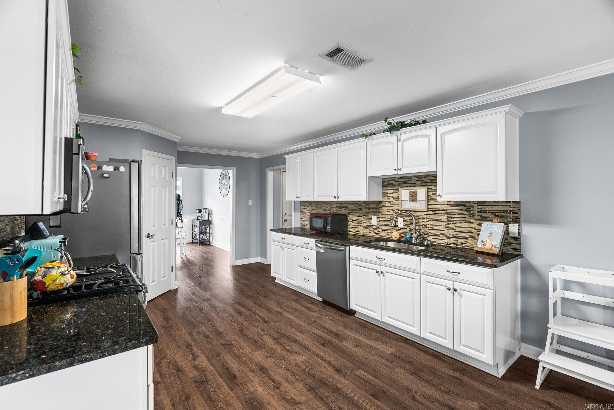 4 Ouachita Drive Maumelle, AR 72113