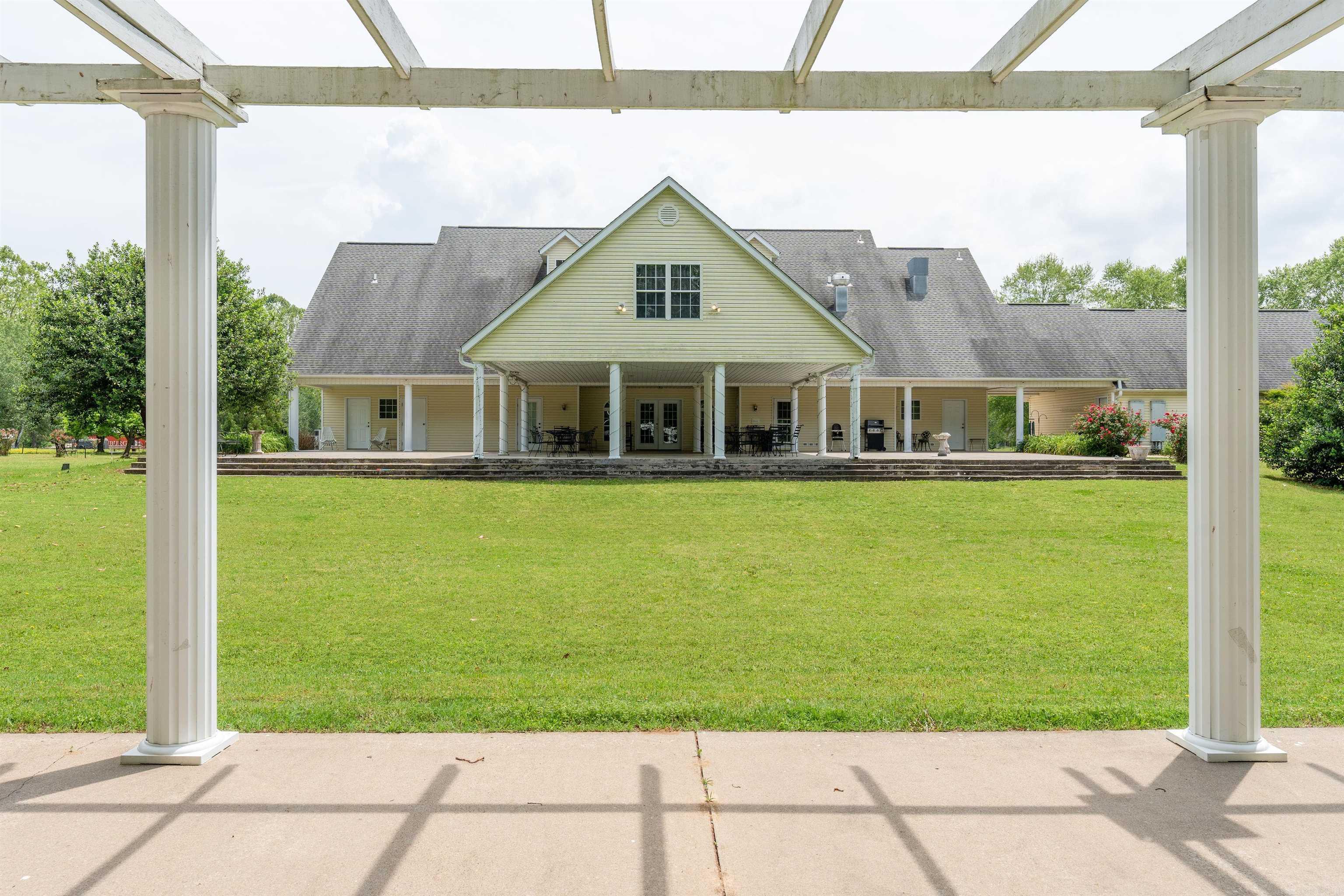 3144 Riverbend  Heber Springs, AR