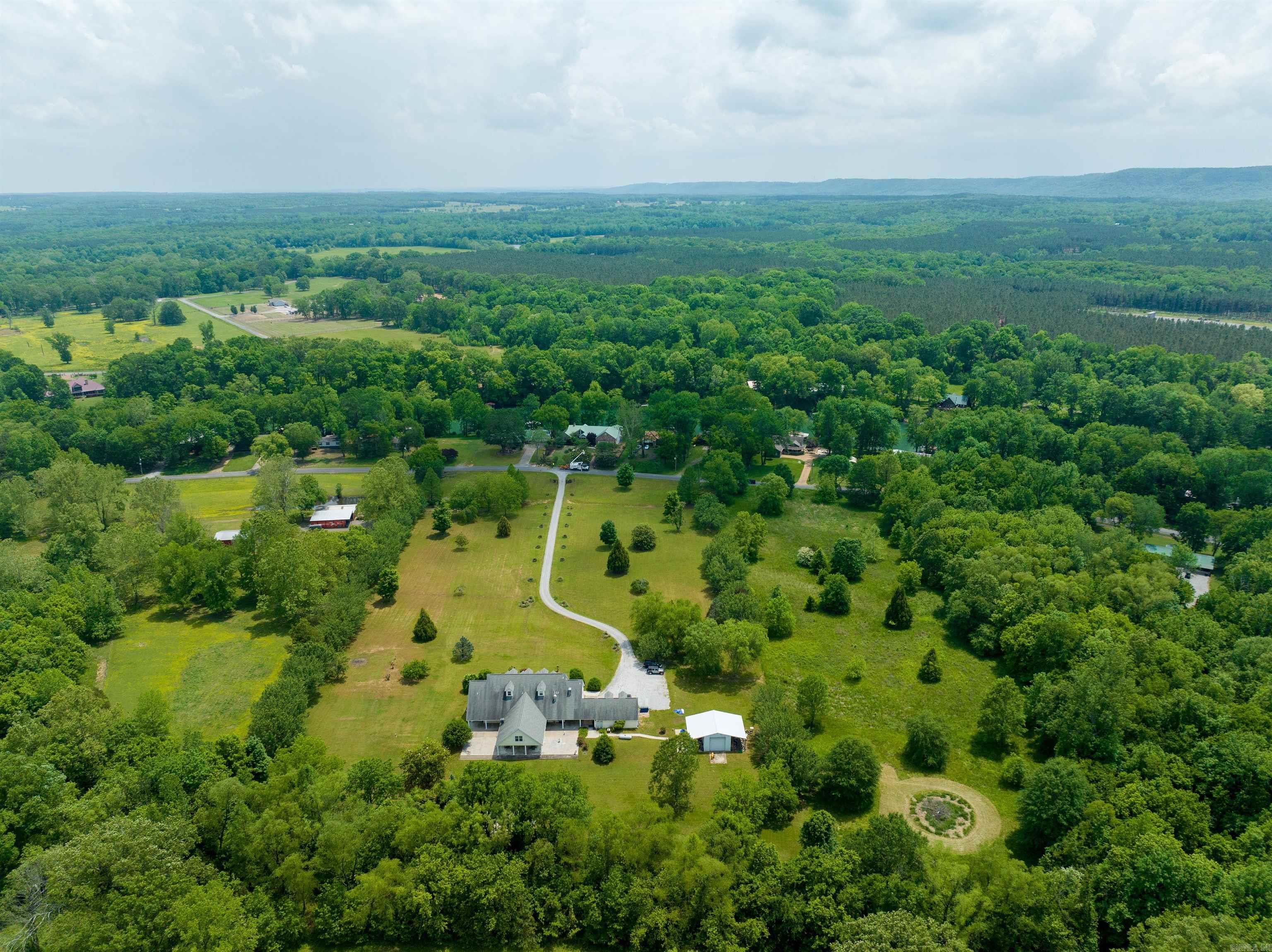 3144 Riverbend  Heber Springs, AR