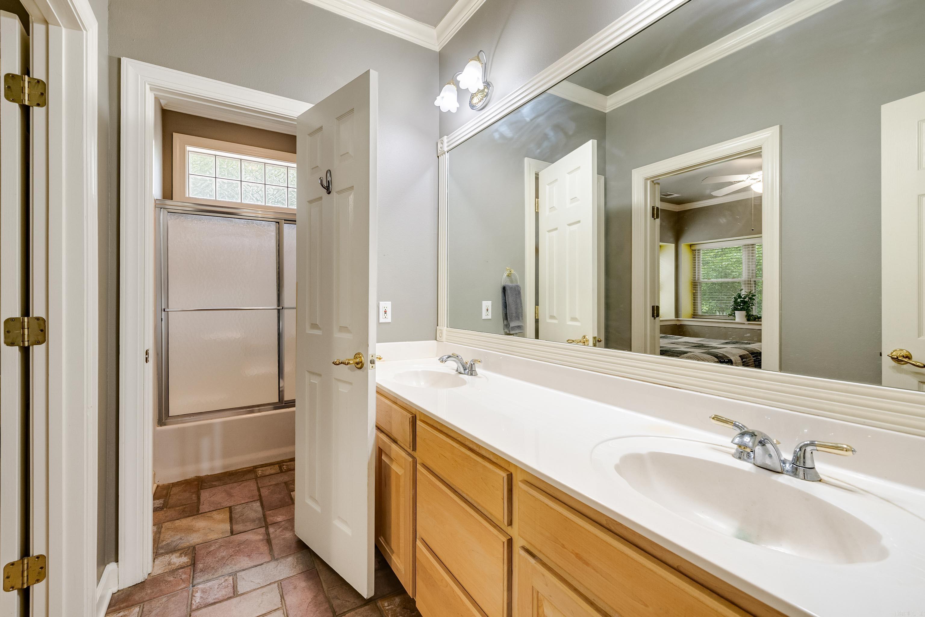 15680 Spring Club  East End, AR