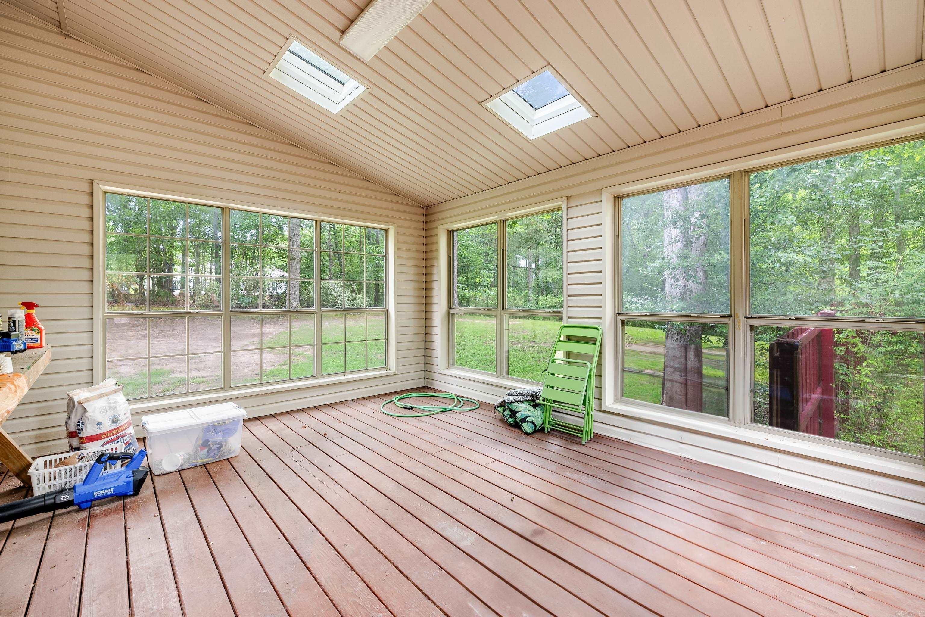 15680 Spring Club  East End, AR