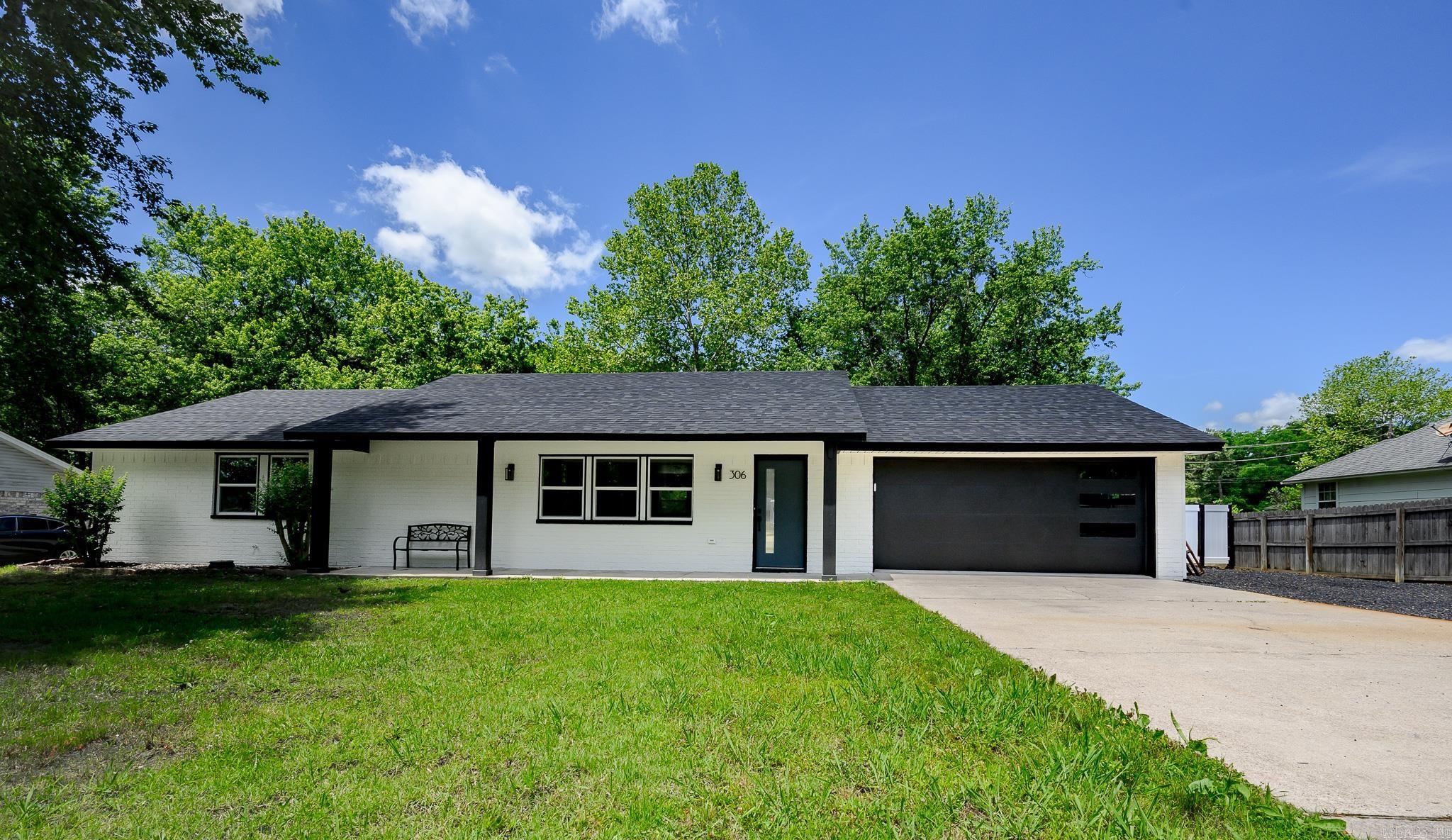 306 Gary Dr. Mena, AR 71953