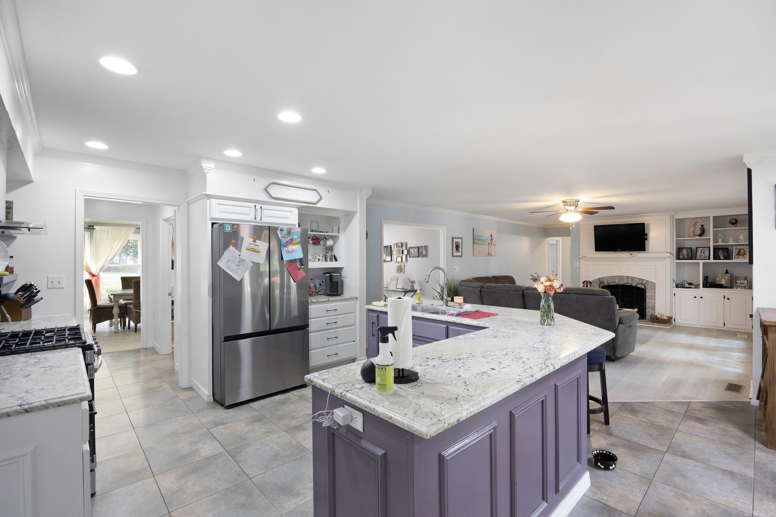 2920 Highland Dr  Russellville, AR