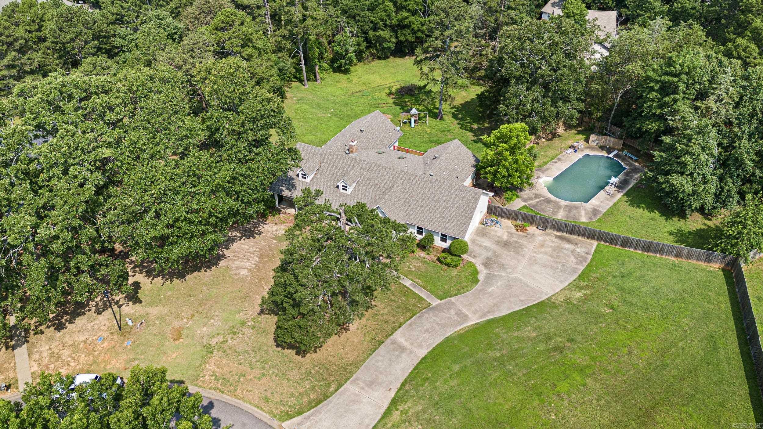 2920 Highland Dr  Russellville, AR