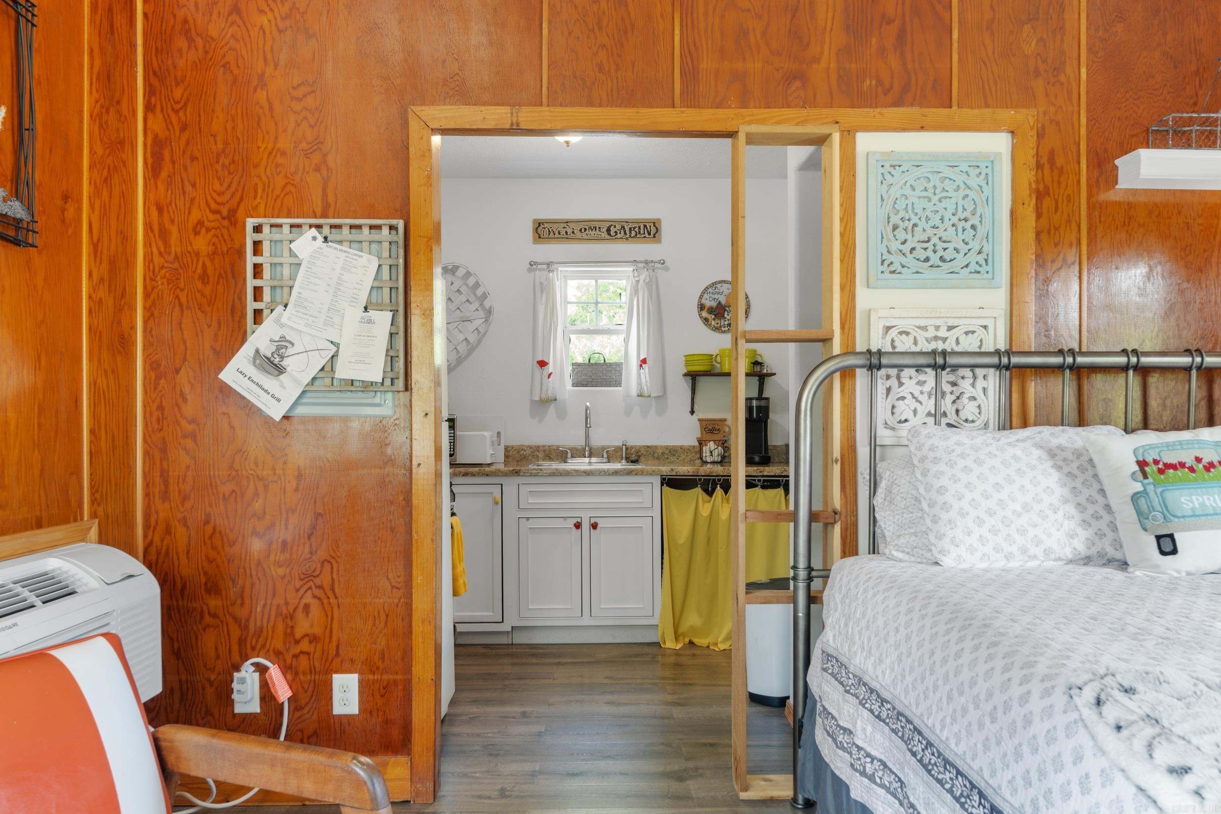 10897 S Highway 5  Salesville, AR