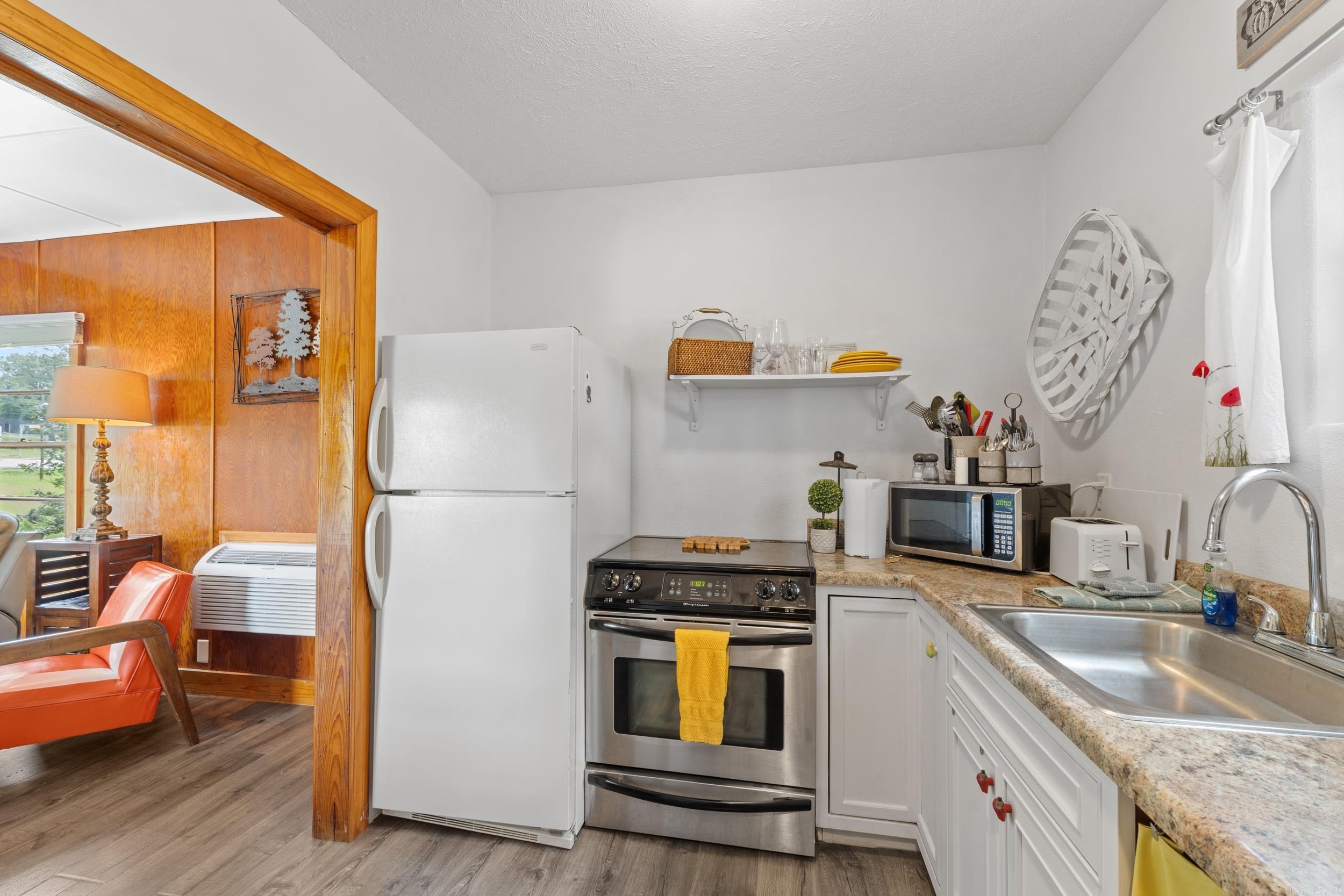 10897 S Highway 5  Salesville, AR