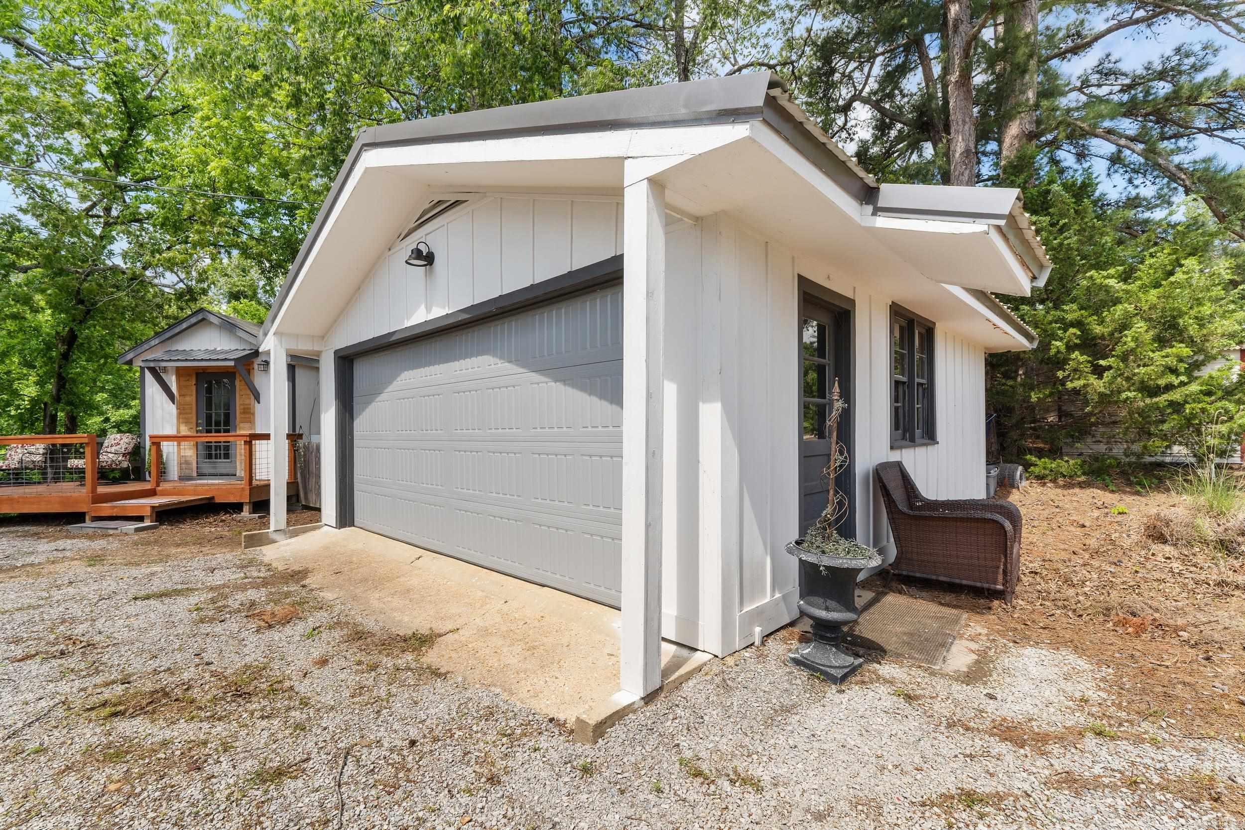 10897 S Highway 5  Salesville, AR